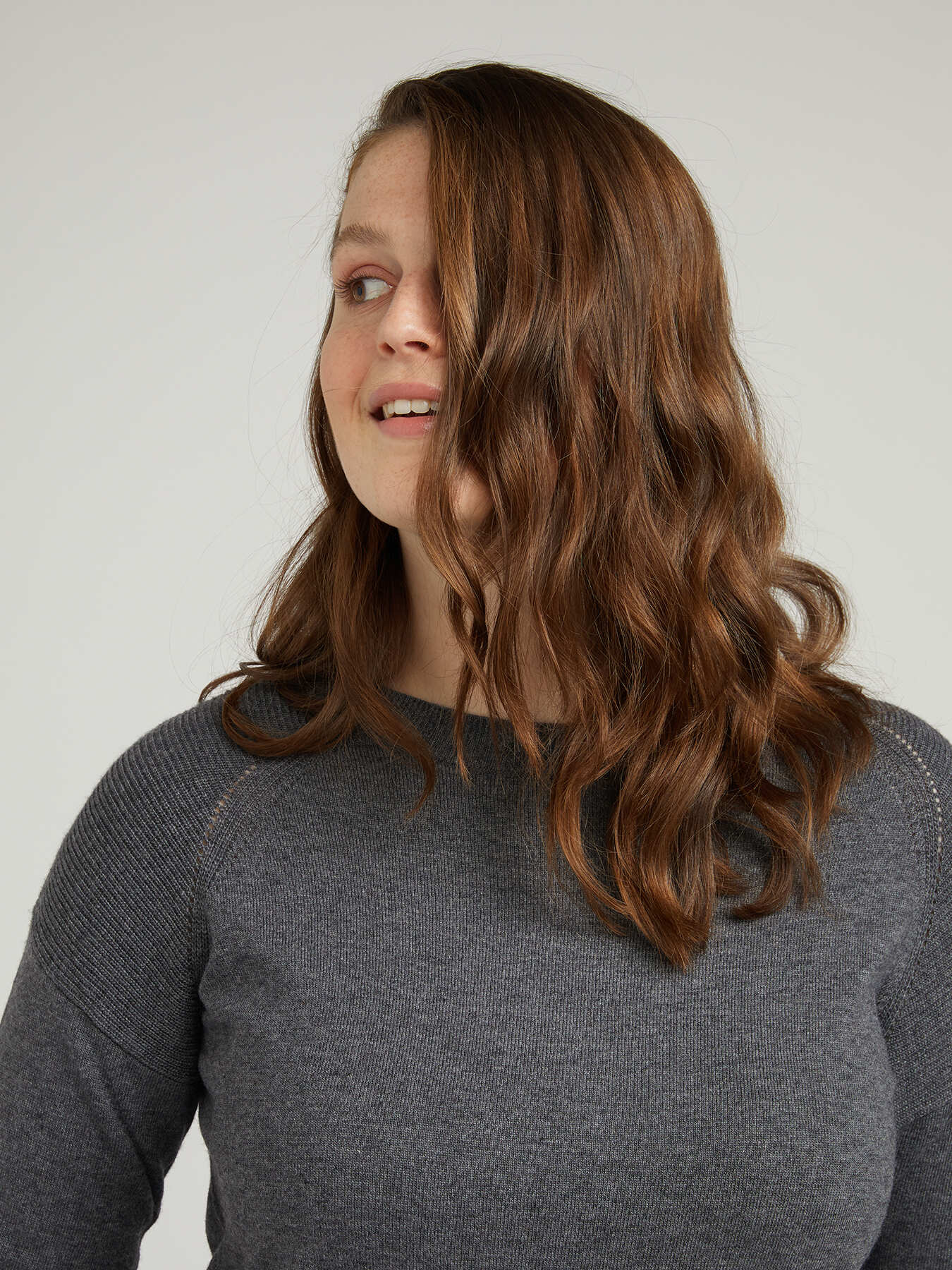 Chandail uni avec d&eacute;tails image number 2