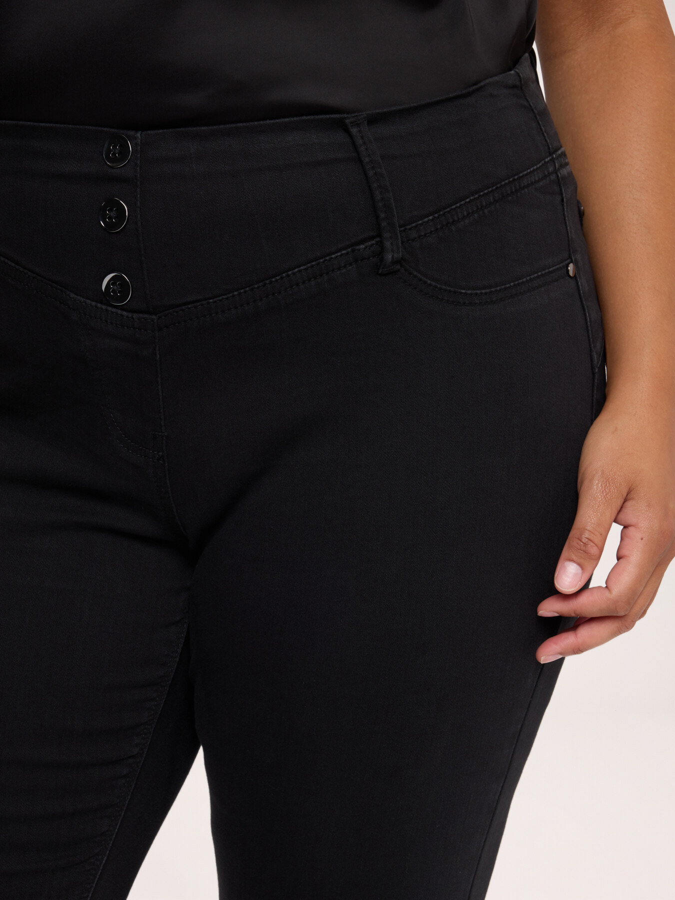 Jeggings aus schwarzem Denim mit drei Kn&ouml;pfen image number 3