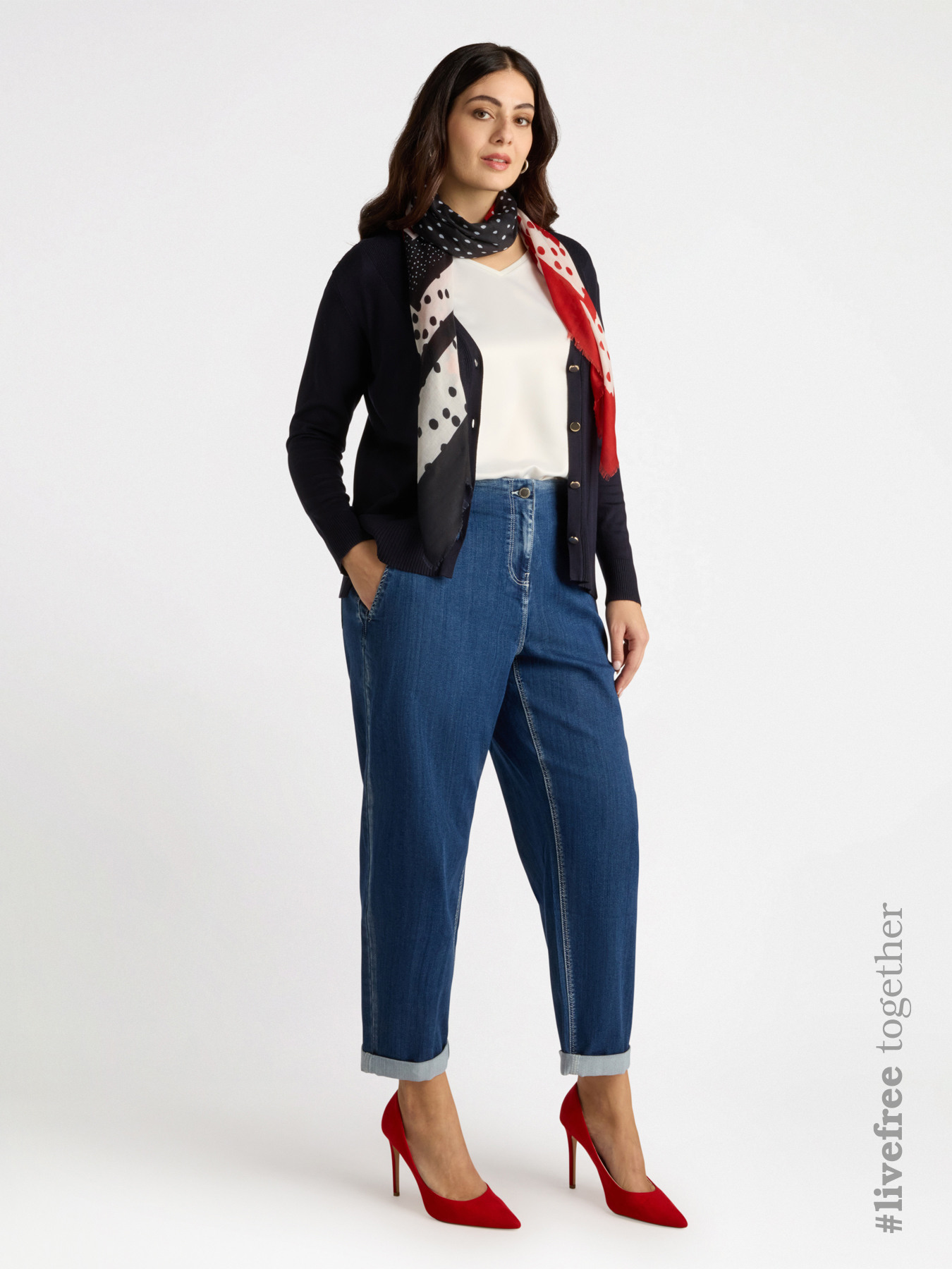 Balloon jeans with contrast stitching image number 0