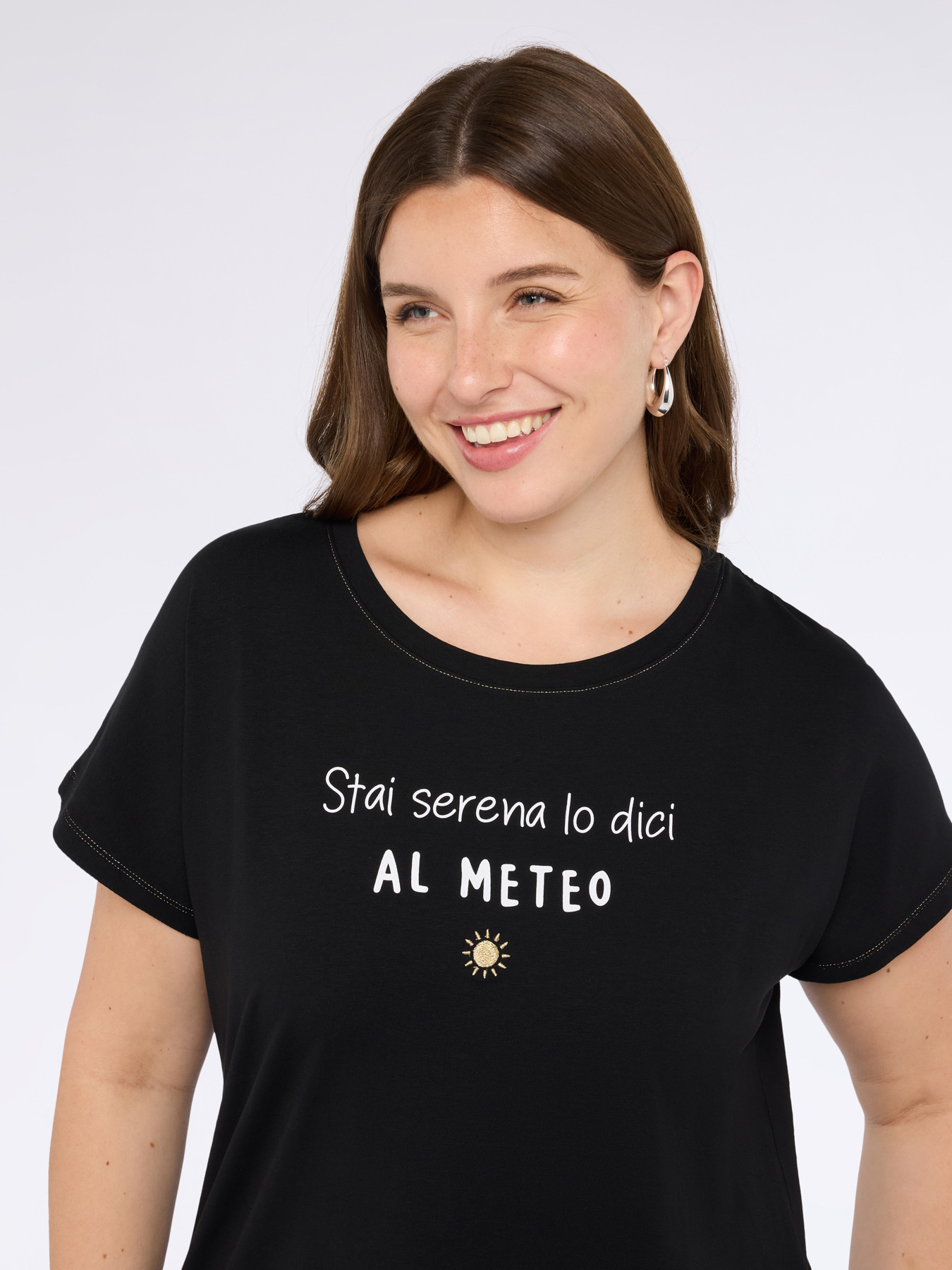 T-shirt in jersey con frase divertente image number 3