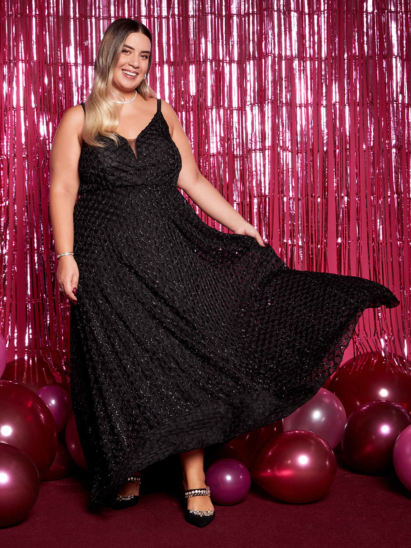 Robe longue en tissu lurex d&eacute;vor&eacute; image number 2