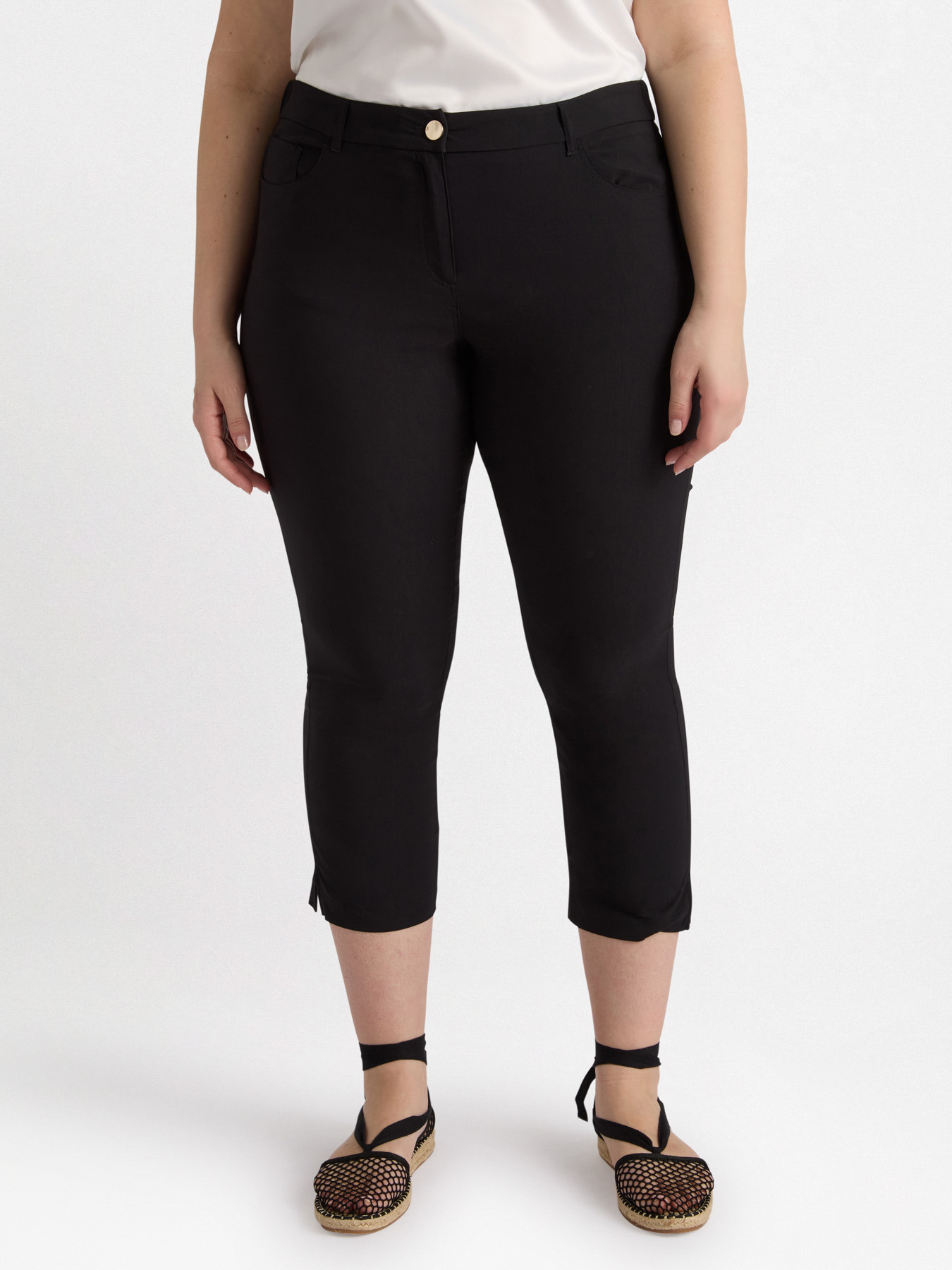 Pantalon capri &agrave; cinq poches image number 2