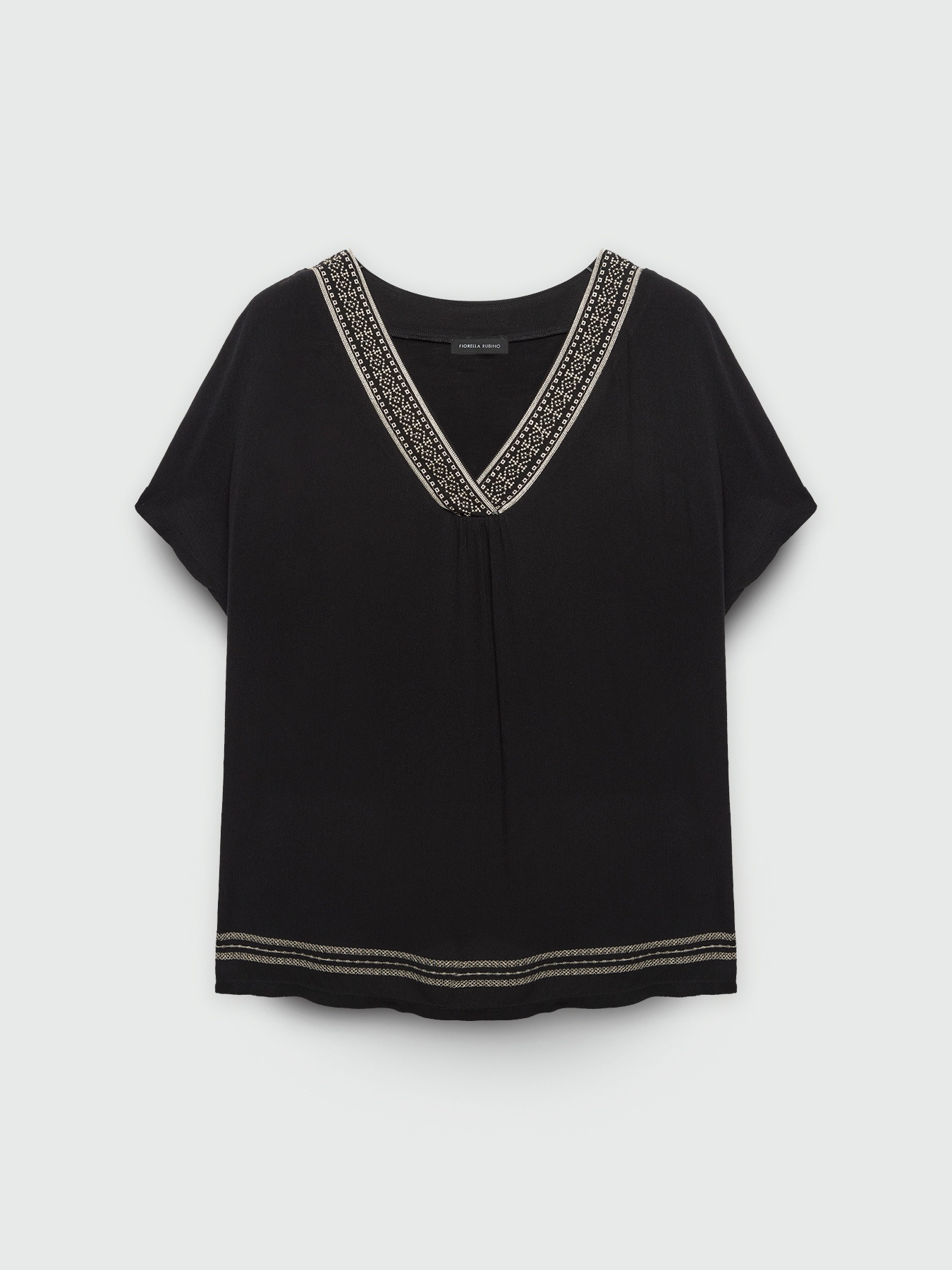 T-shirt con ricamo etnico image number 5