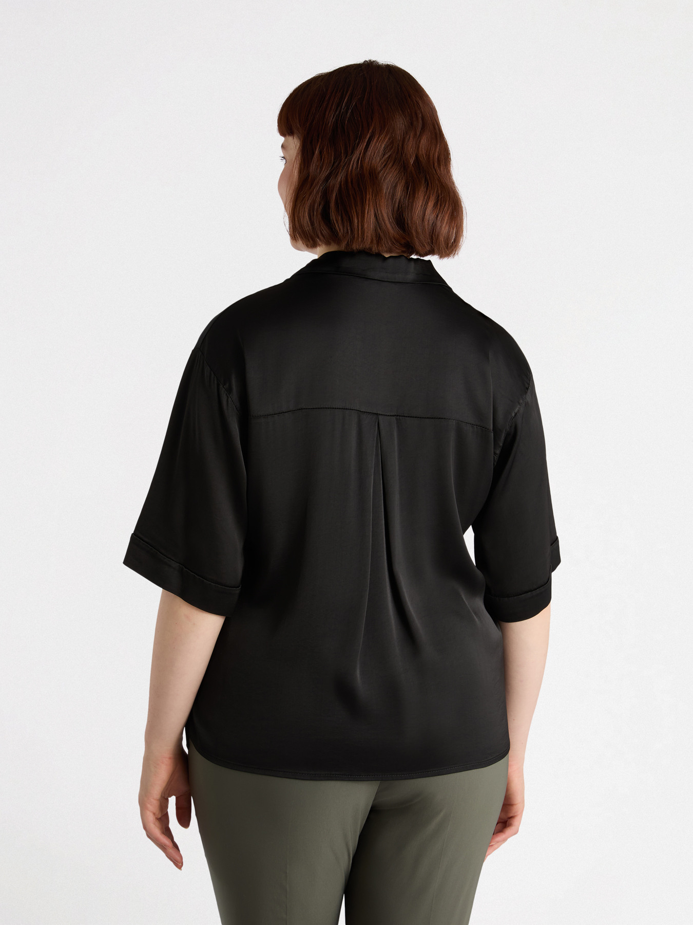 Chemise en satin extensible image number 1