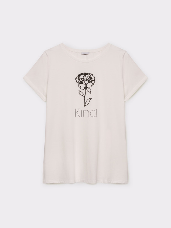 Camiseta con flor bordada