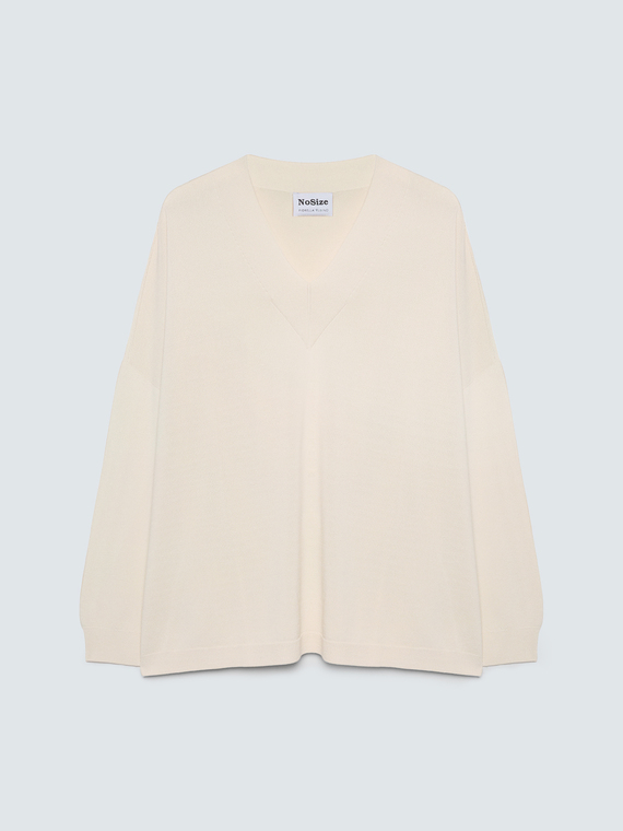 Fine knit V-neck sweater