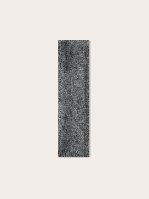 Ribbed knit scarf with cable-knit weave