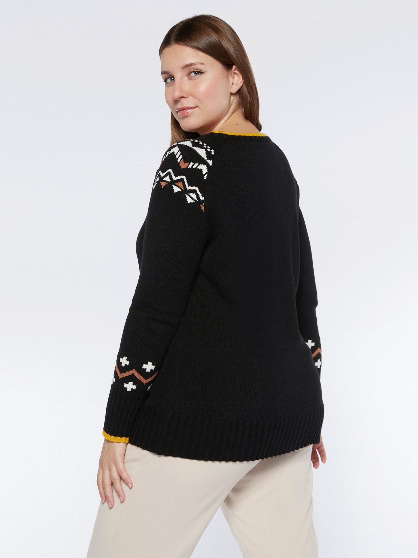 Jersey con elaboraci&oacute;n jacquard diagonal image number 1