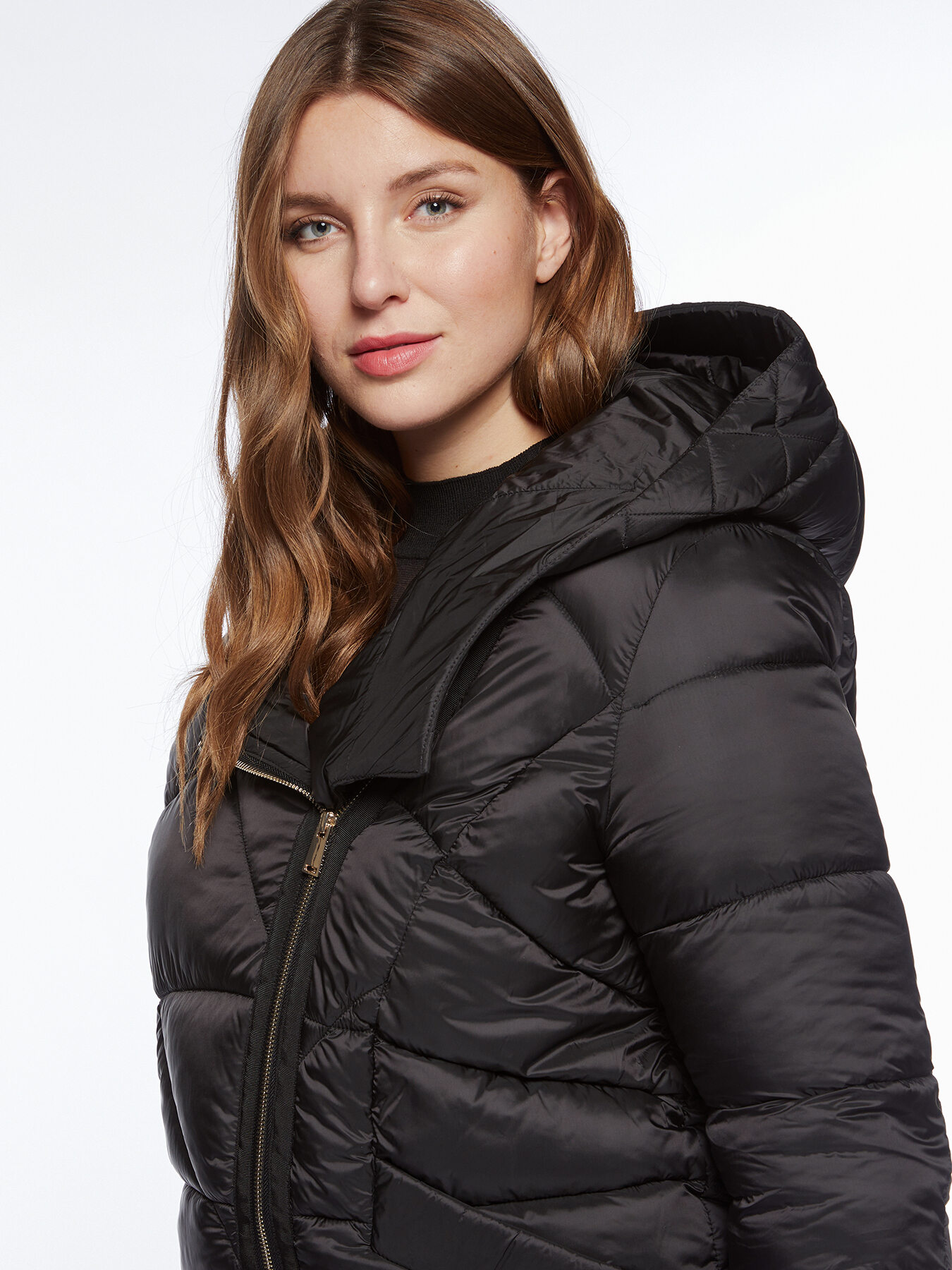 Down jacket with asymmetrical fastening image number 3