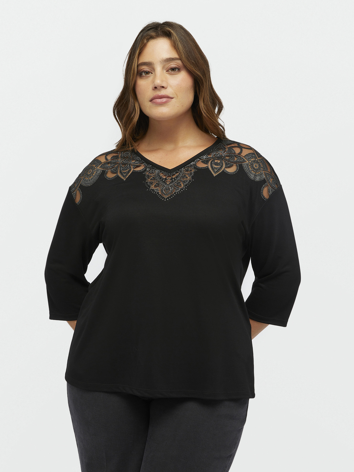 Devor&eacute; t-shirt with floral design image number 2