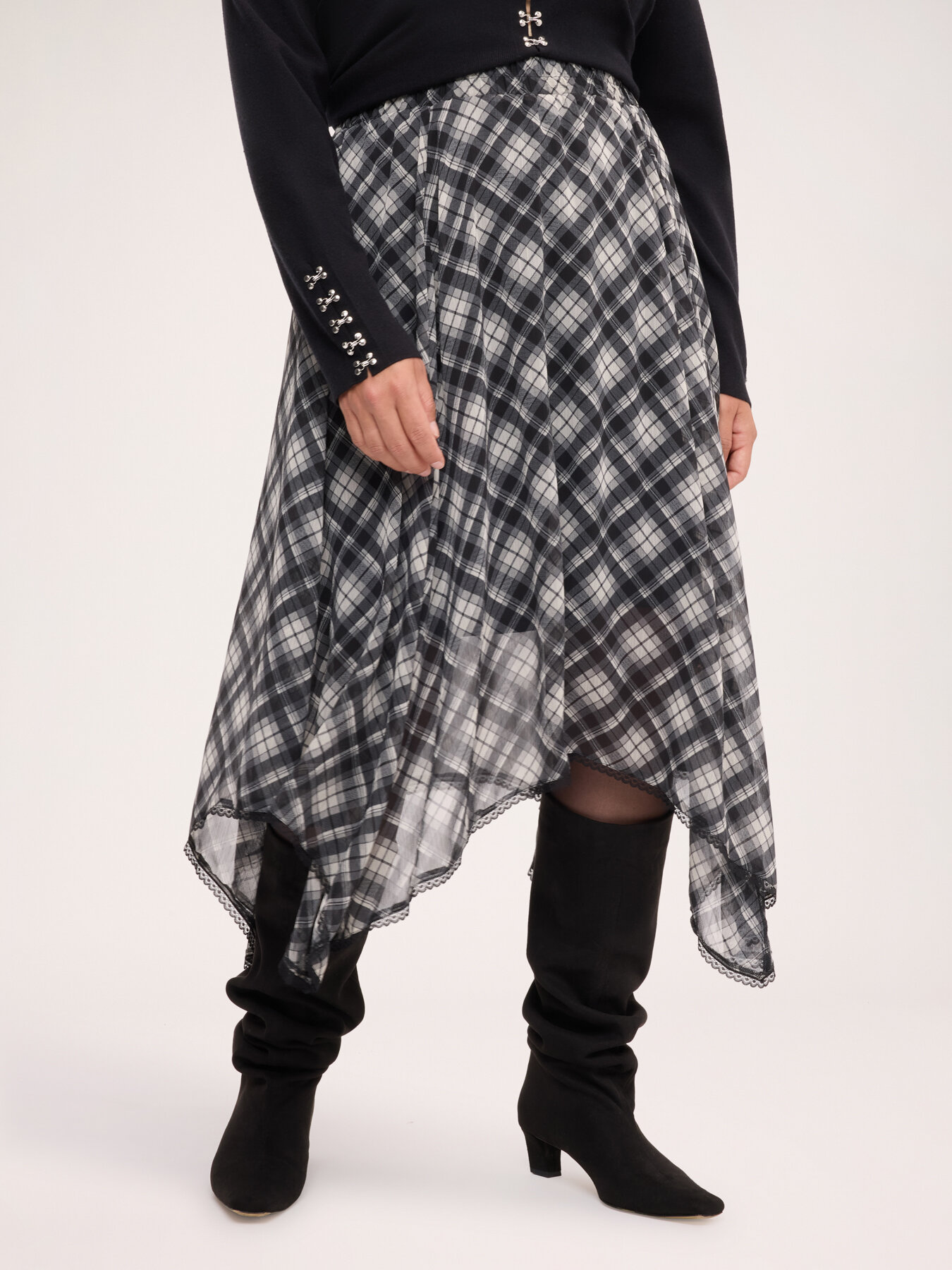 Long flared skirt in checked georgette image number 3