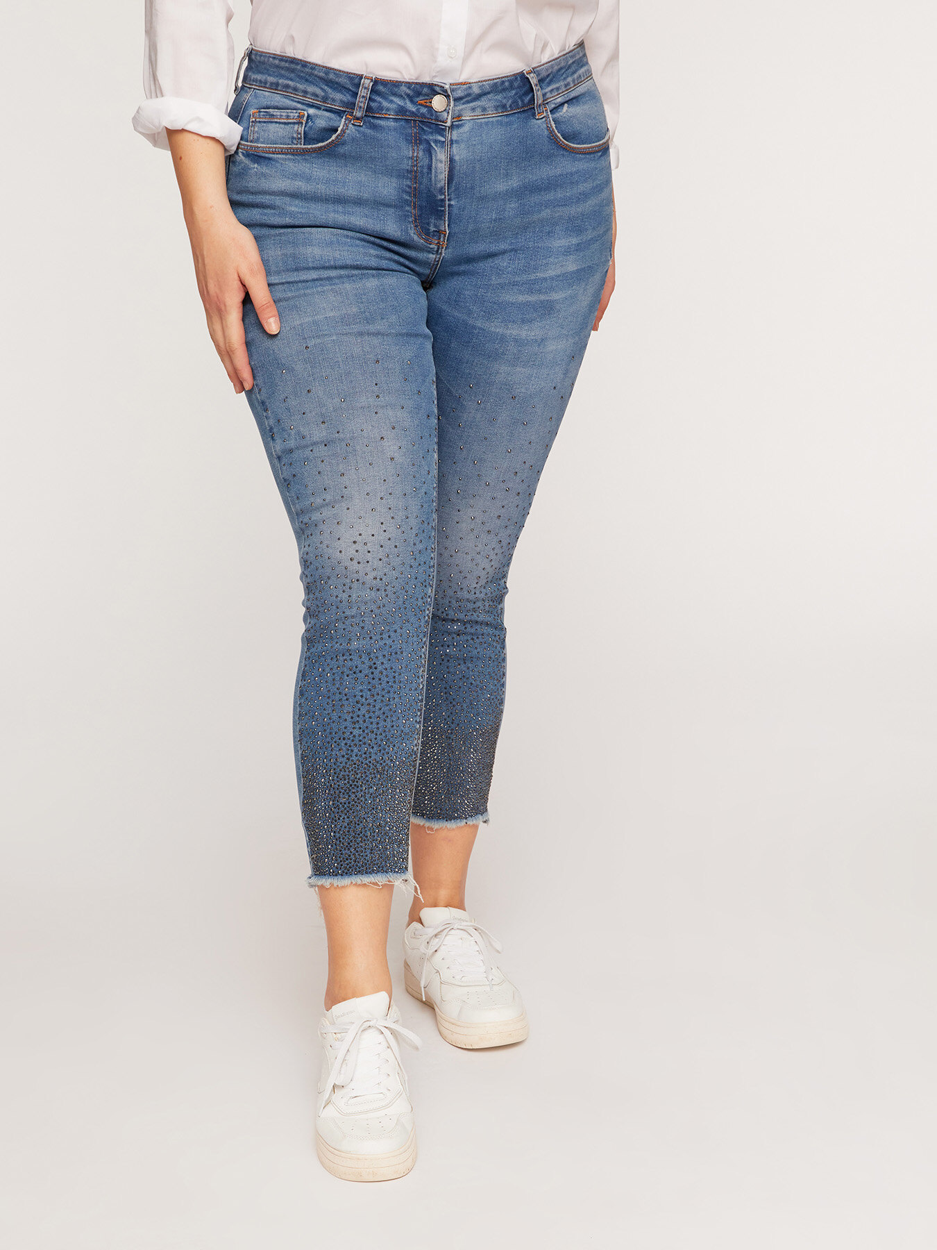 Jeans skinny con cristalli in degrad&eacute; image number 2