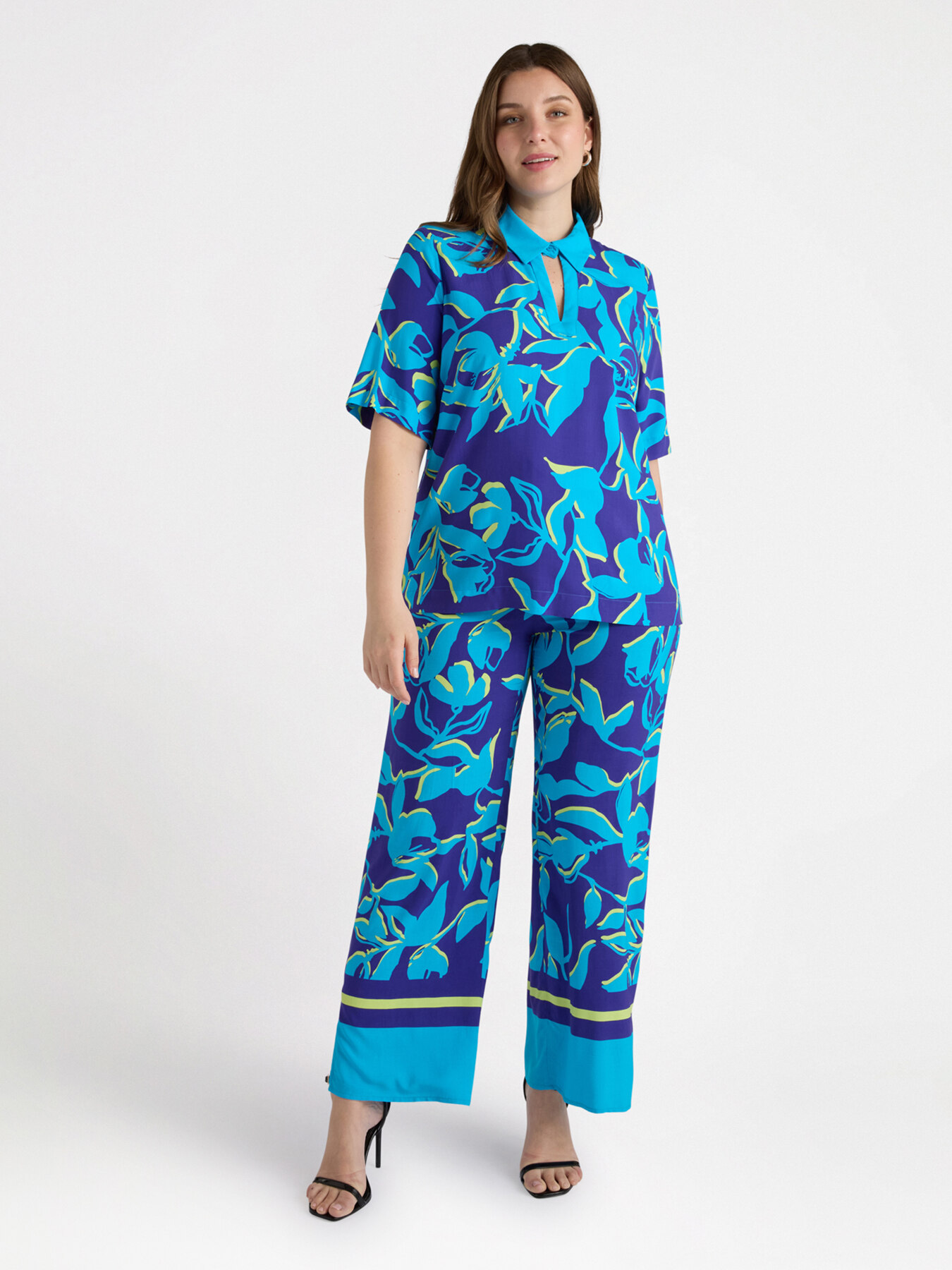 Blusa floreale in viscosa LENZING&trade; ECOVERO&trade; image number 3