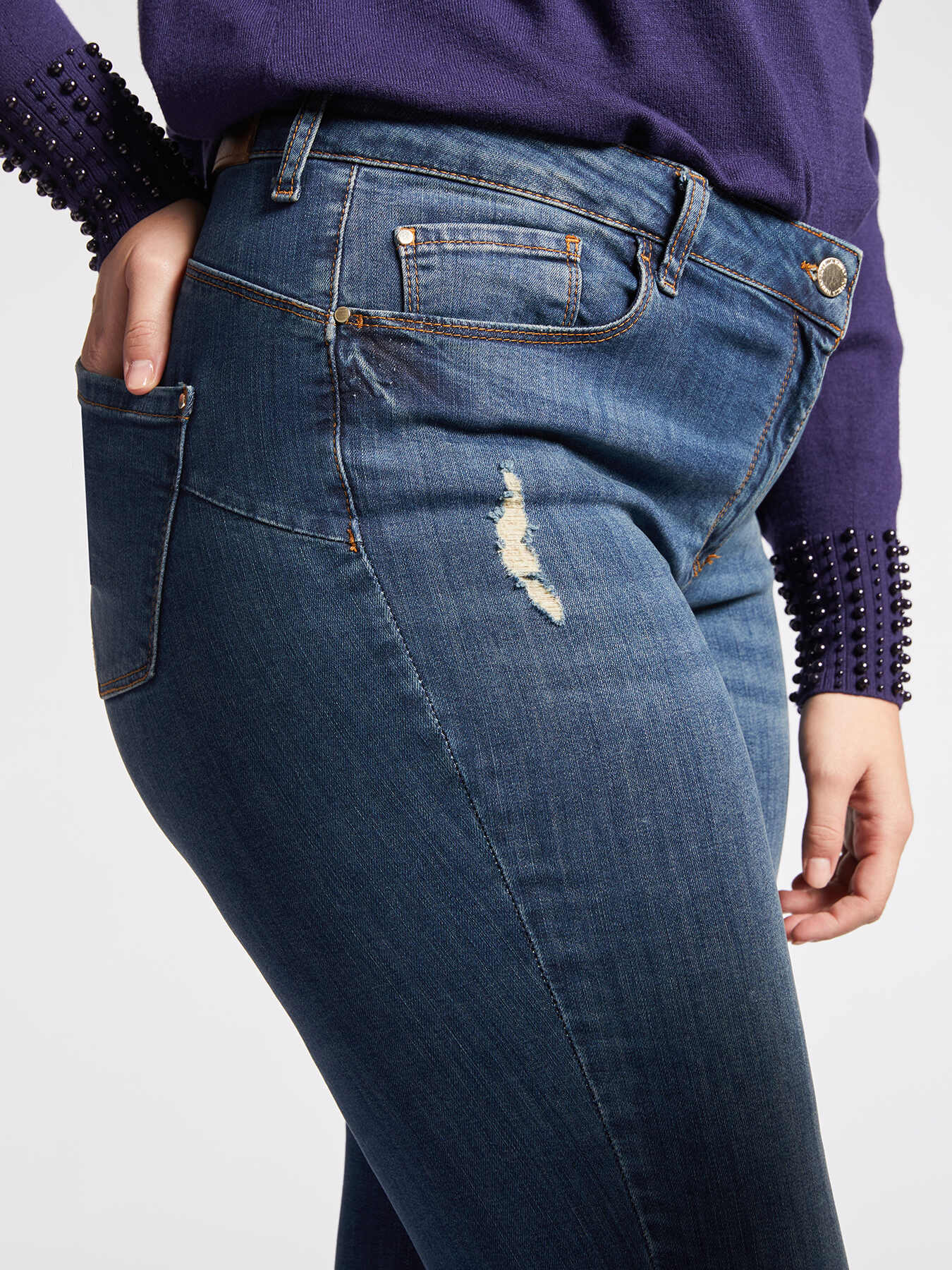 Vaqueros skinny Giada con rotos image number 2