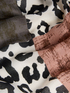 Schal mit Animalier-Print image number 2