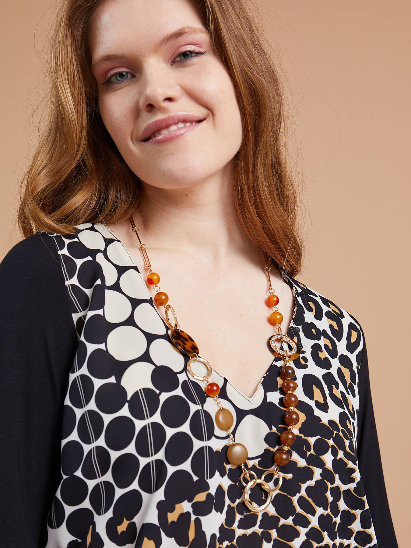 Collar con bolas y anillos image number 2