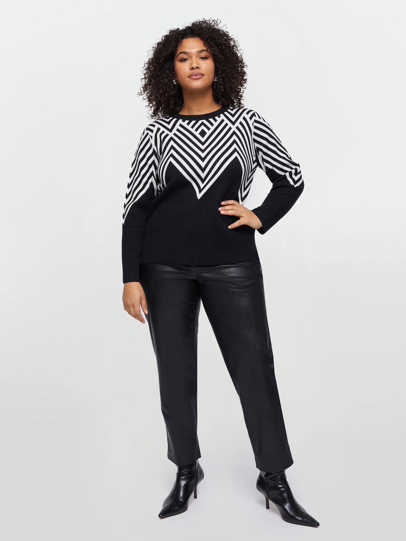 LENZING ECOVERO&trade; viscose chevron sweater image number 2