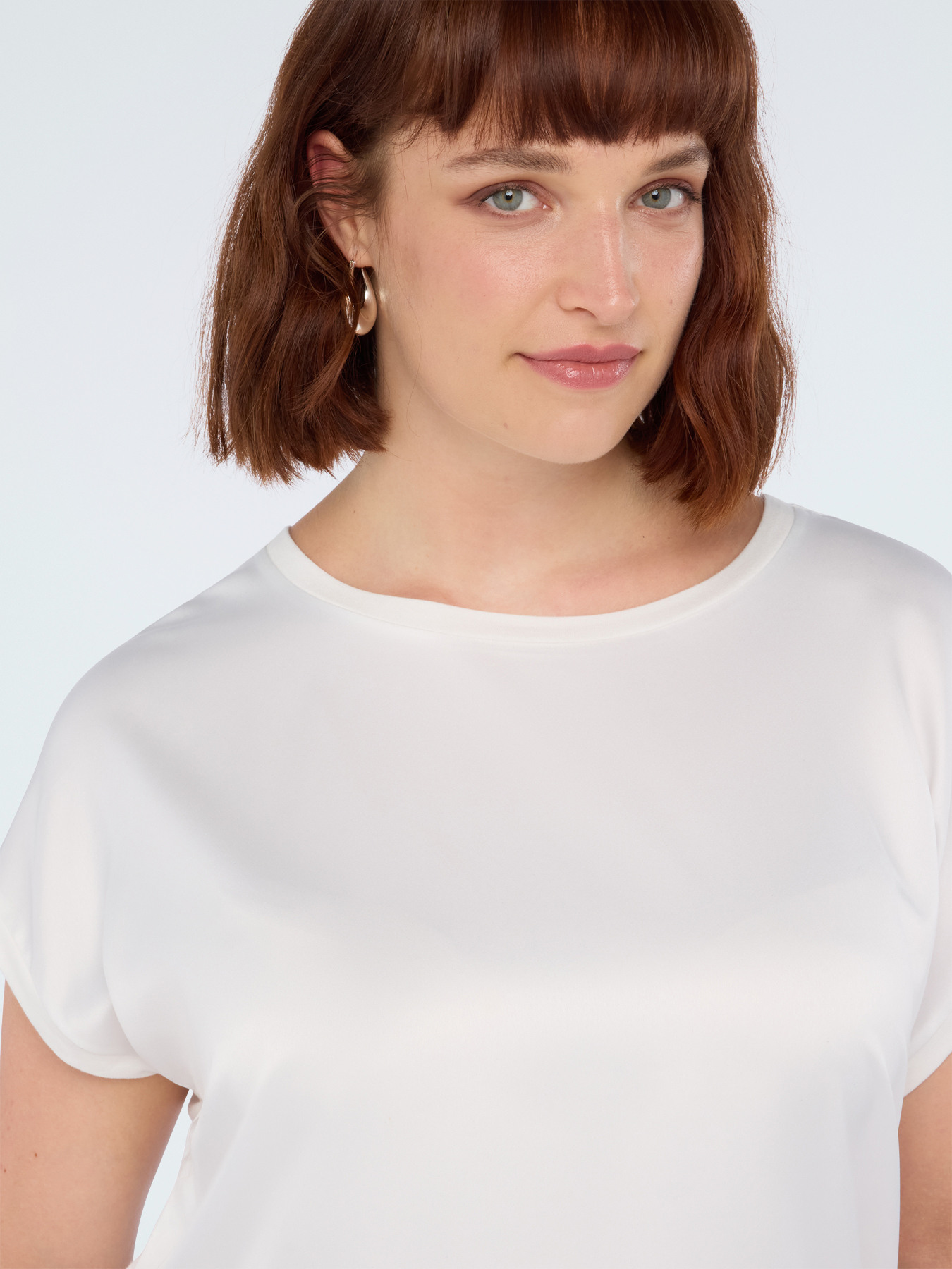 Two-material T-shirt with round neckline image number 3