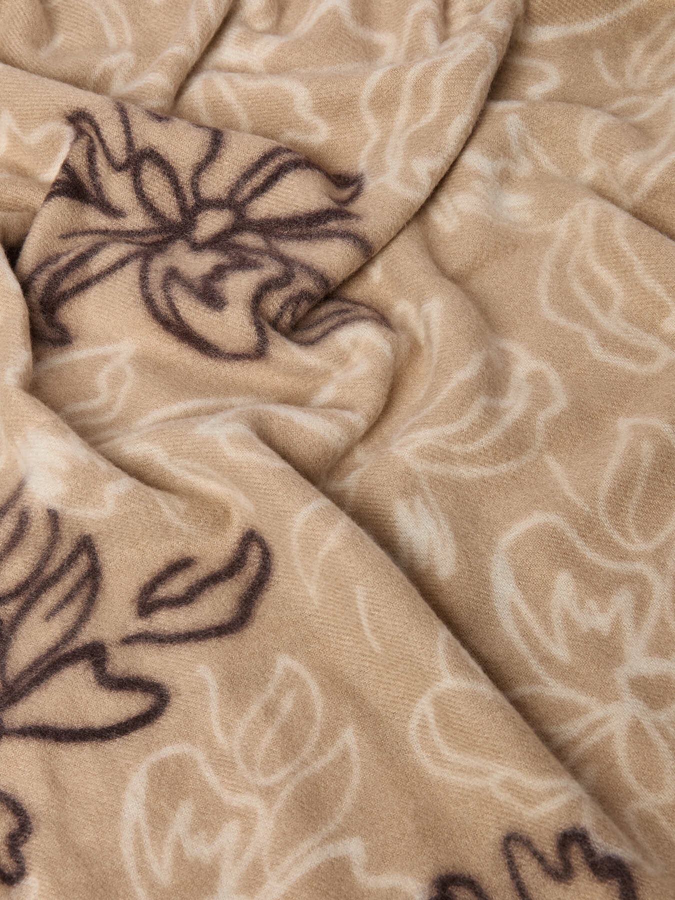 Long scarf with floral print image number 1