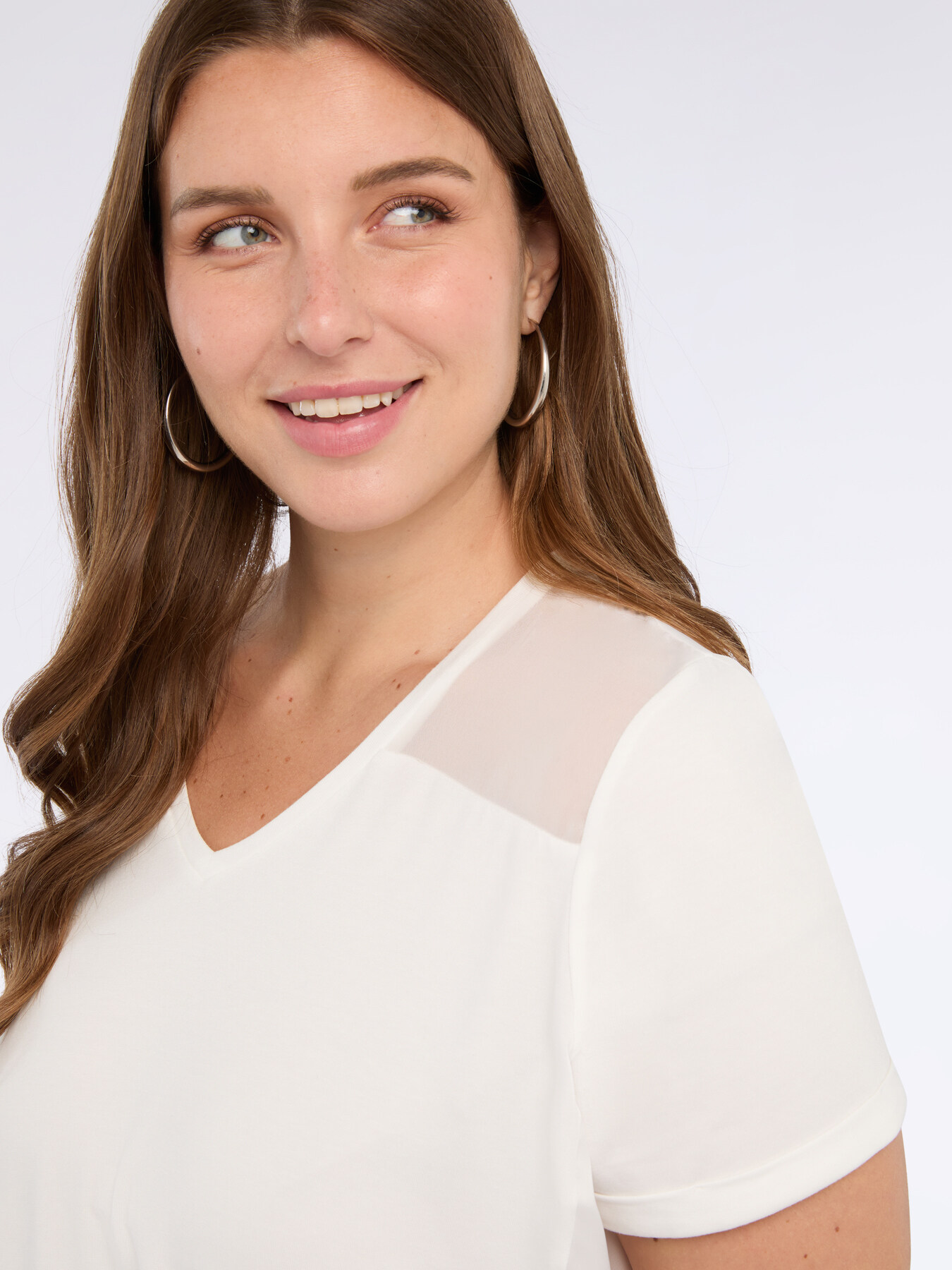 T-shirt bimati&egrave;re avec col en V image number 2