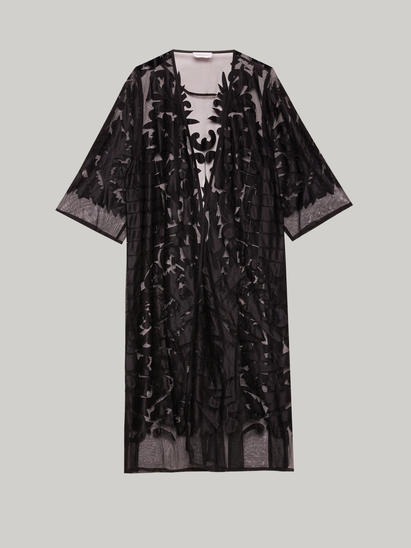 Cubrehombros largo bordado image number 3