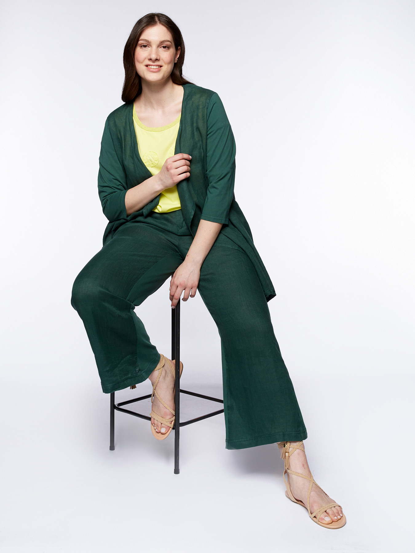 Pantaloni relaxed fit in lino e jersey image number 2