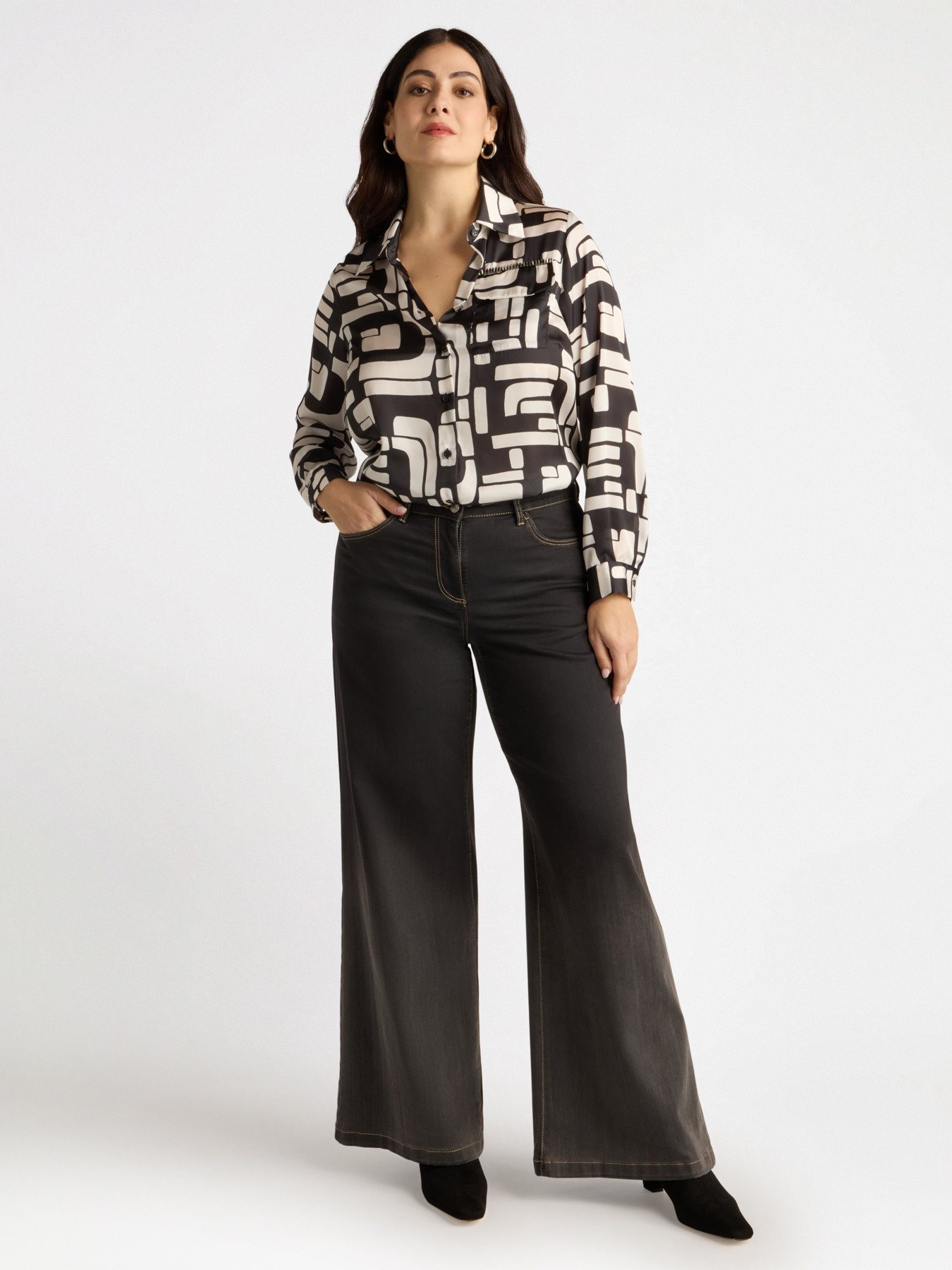 Black and white optical print shirt image number 2