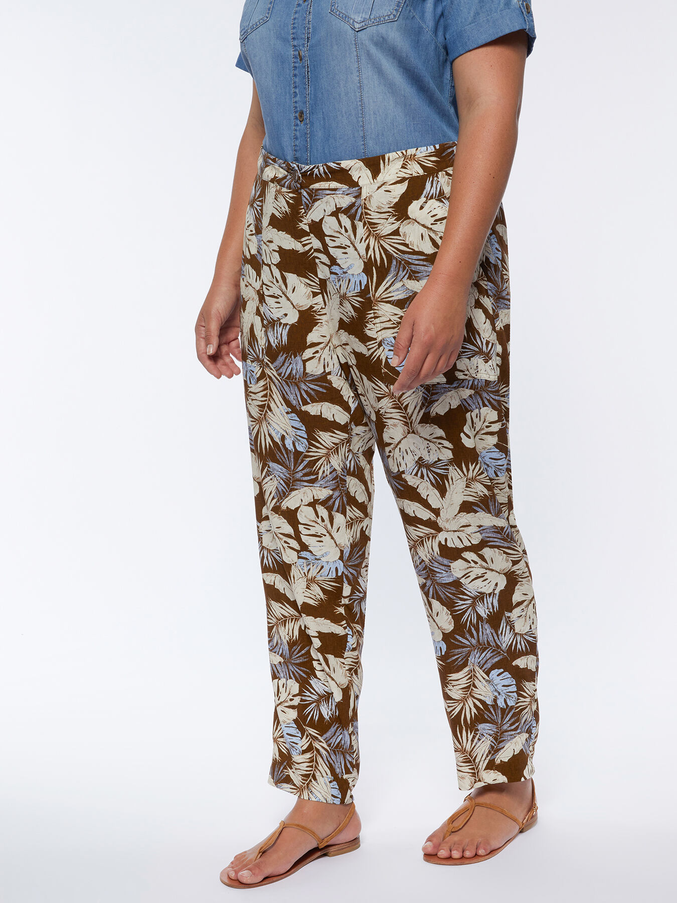 Pantalones con estampado de hojas image number 0