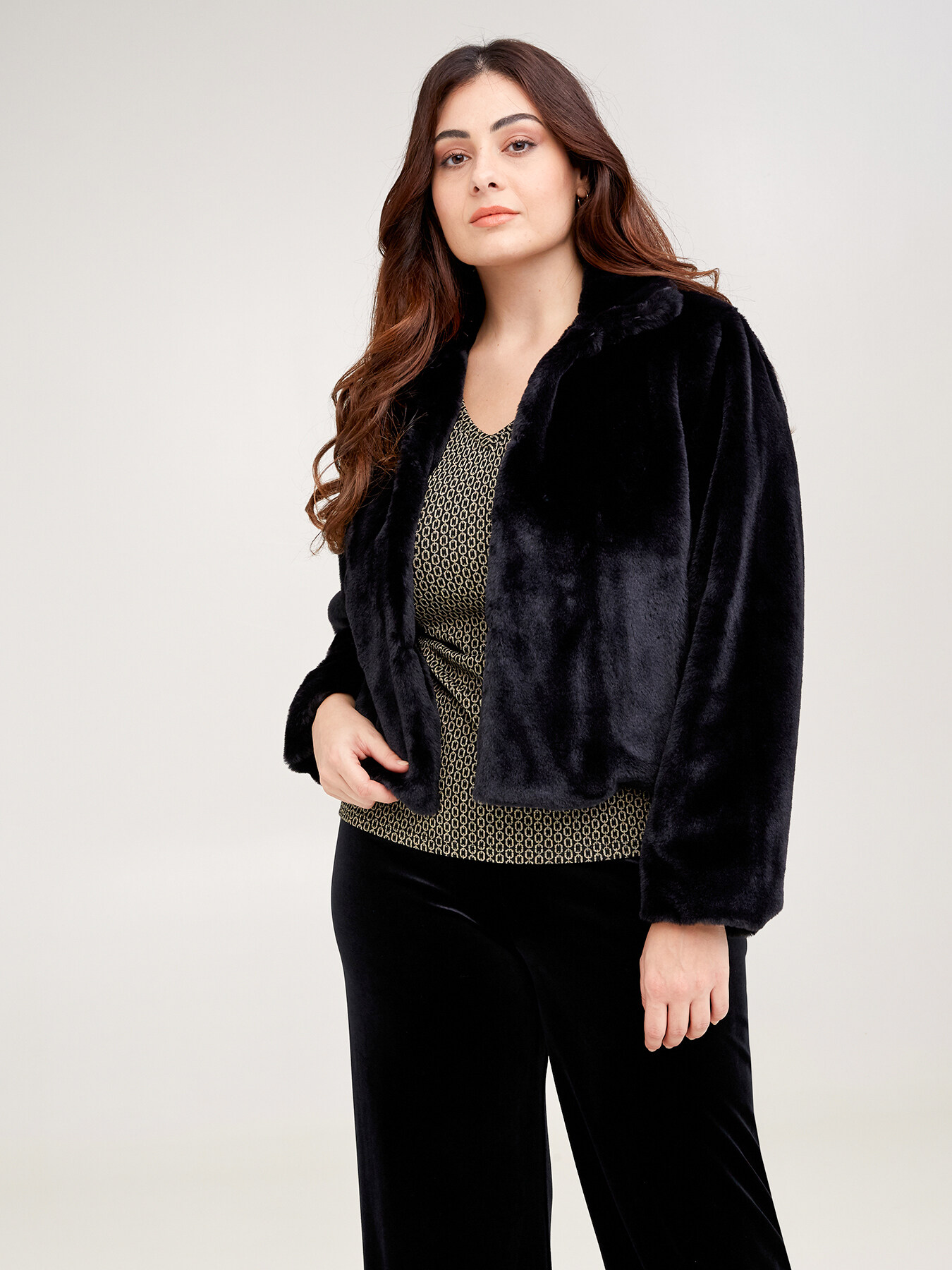 Chaqueta corta con efecto de pelo image number 2