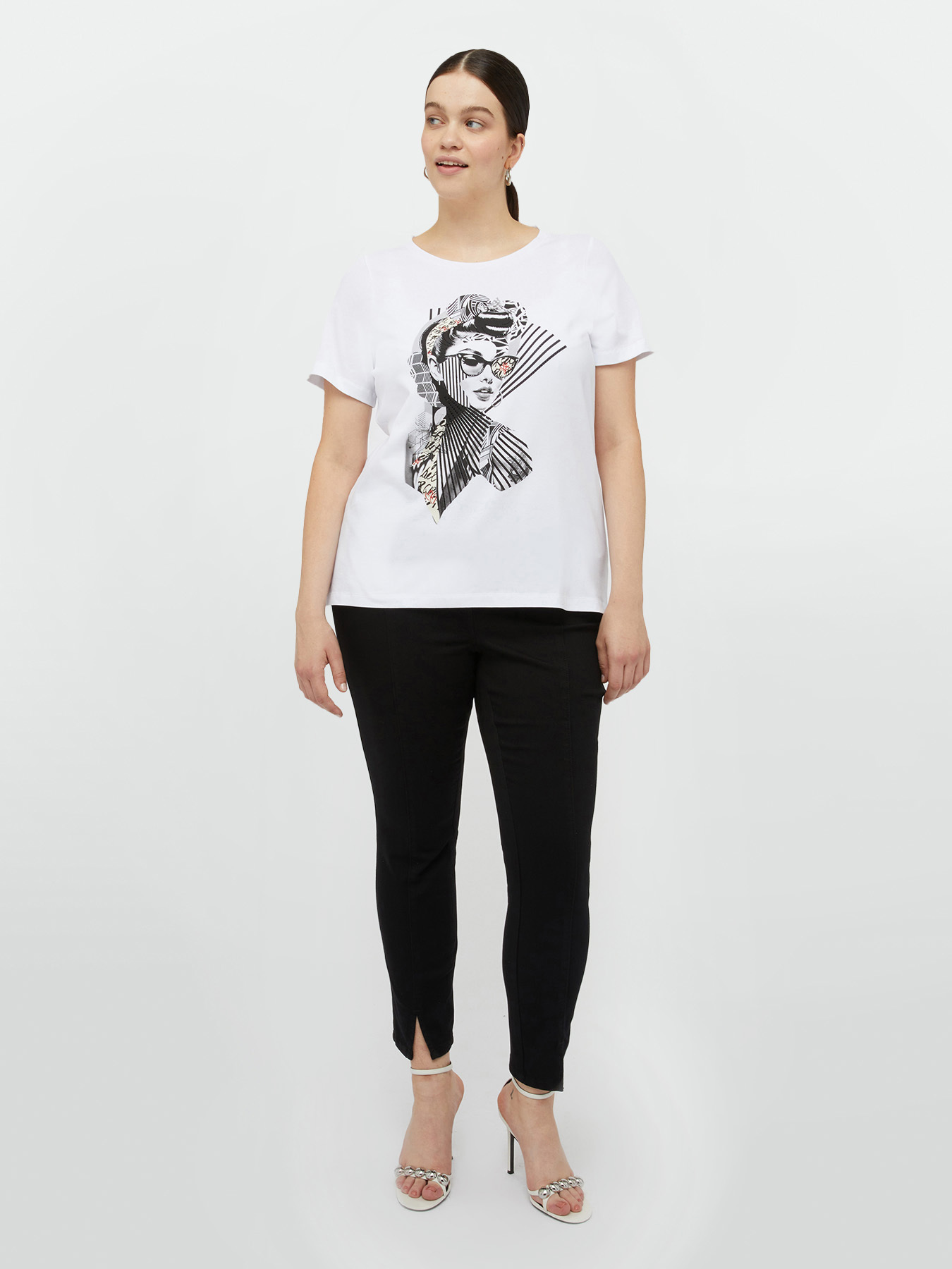 T-shirt stampata image number 2