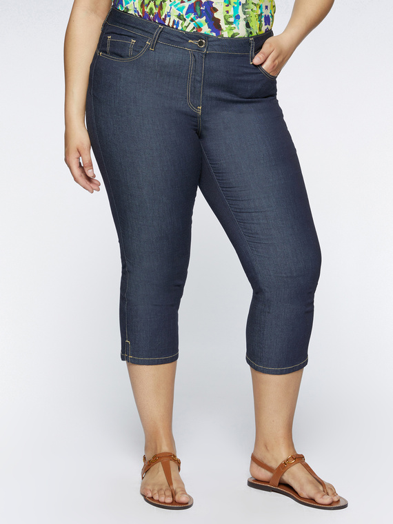 Capri-Jeans mit Steppnähten in Kontrastfarbe