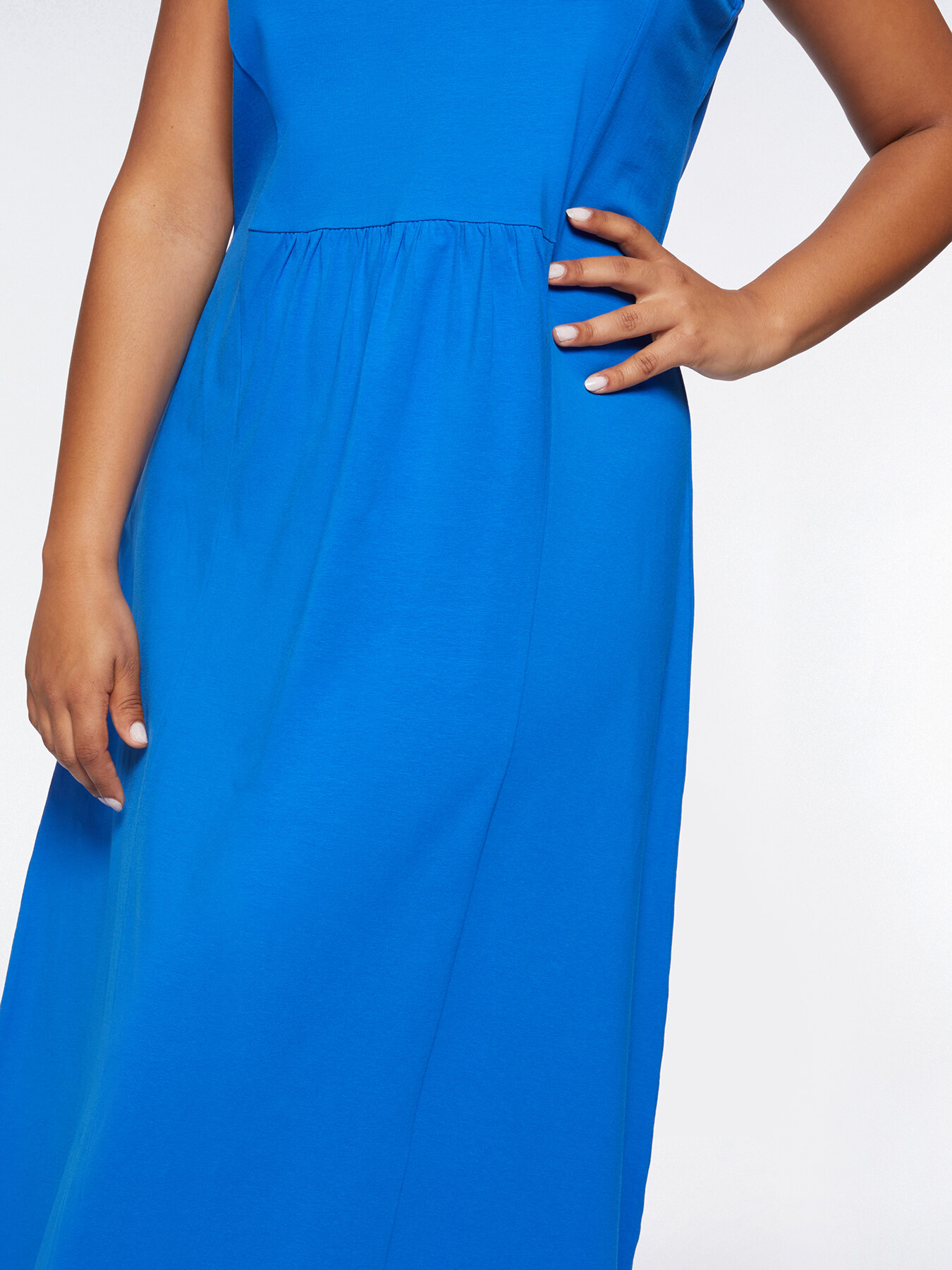 Vestido en tejido de punto sin mangas image number 3