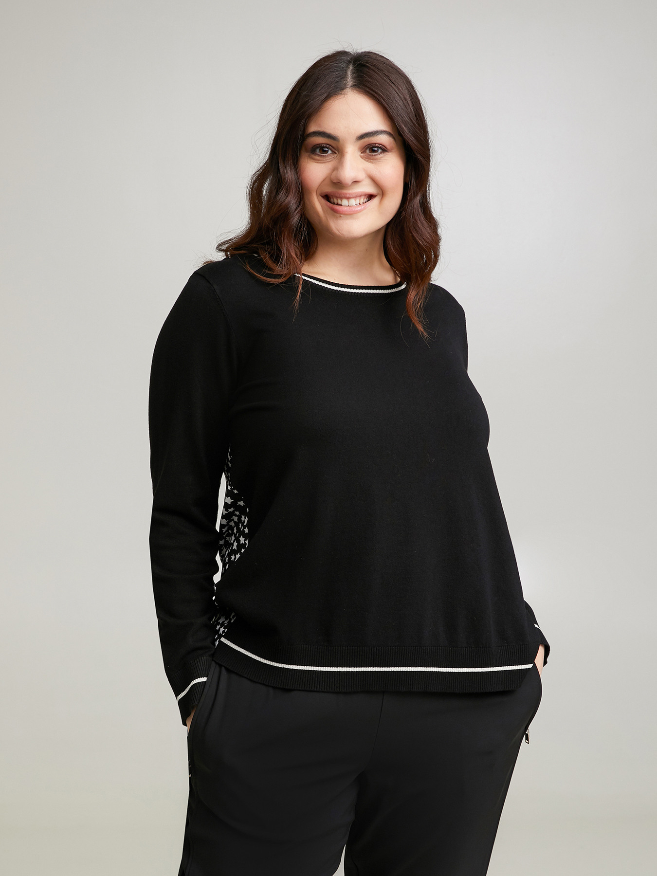 Pull avec insert à étoiles dans le dos image number 2