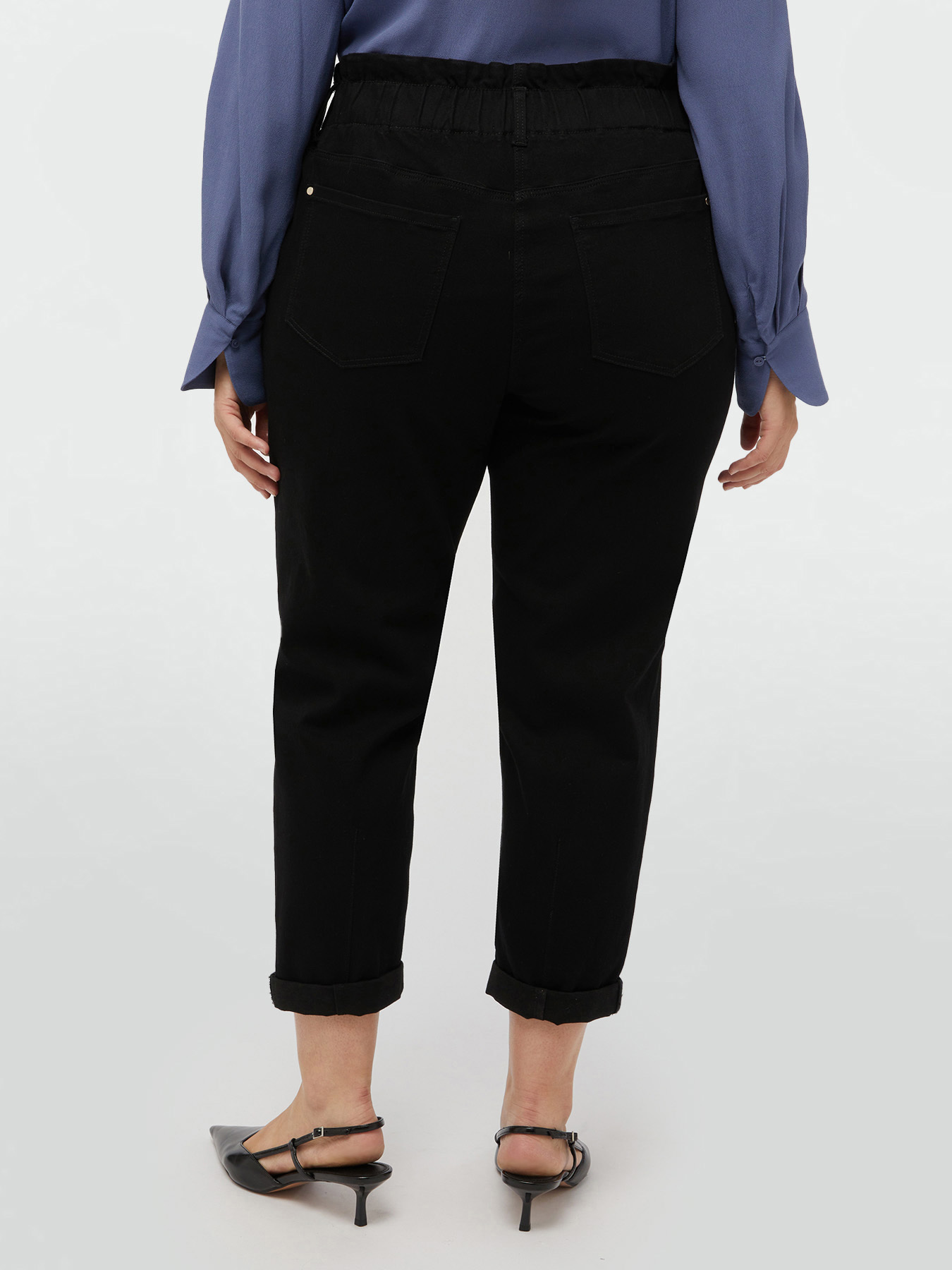 Black balloon jeans image number 1