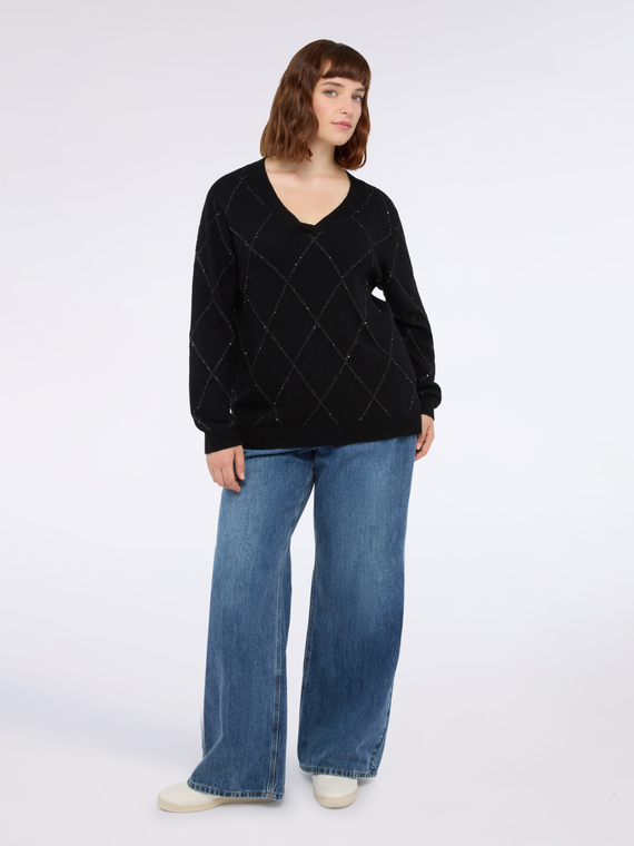 Sweater with bright diamond pattern