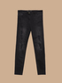 Schwarze Skinny-Jeans mit Rissen image number 3