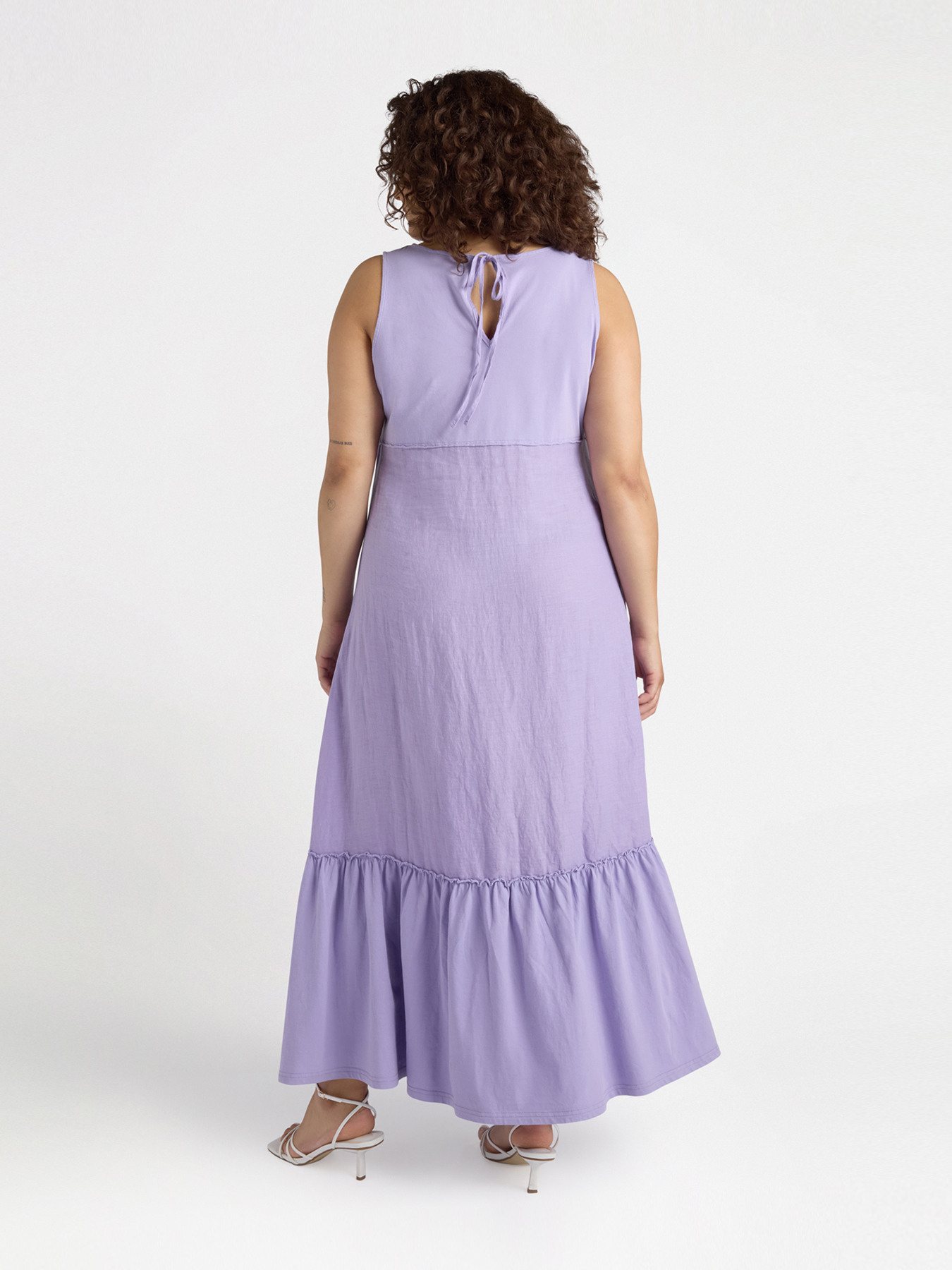 Long sleeveless linen dress with ruffle on the hem image number 1