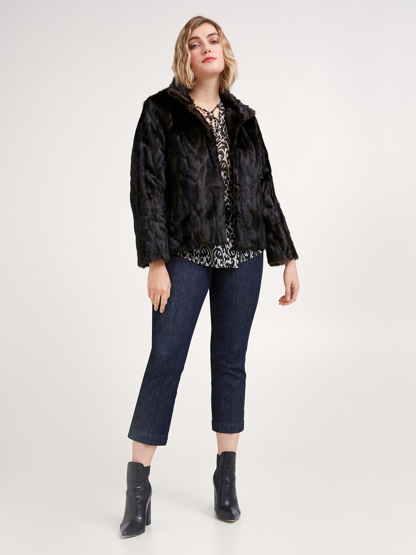 Giubbotto effetto pelliccia image number 2