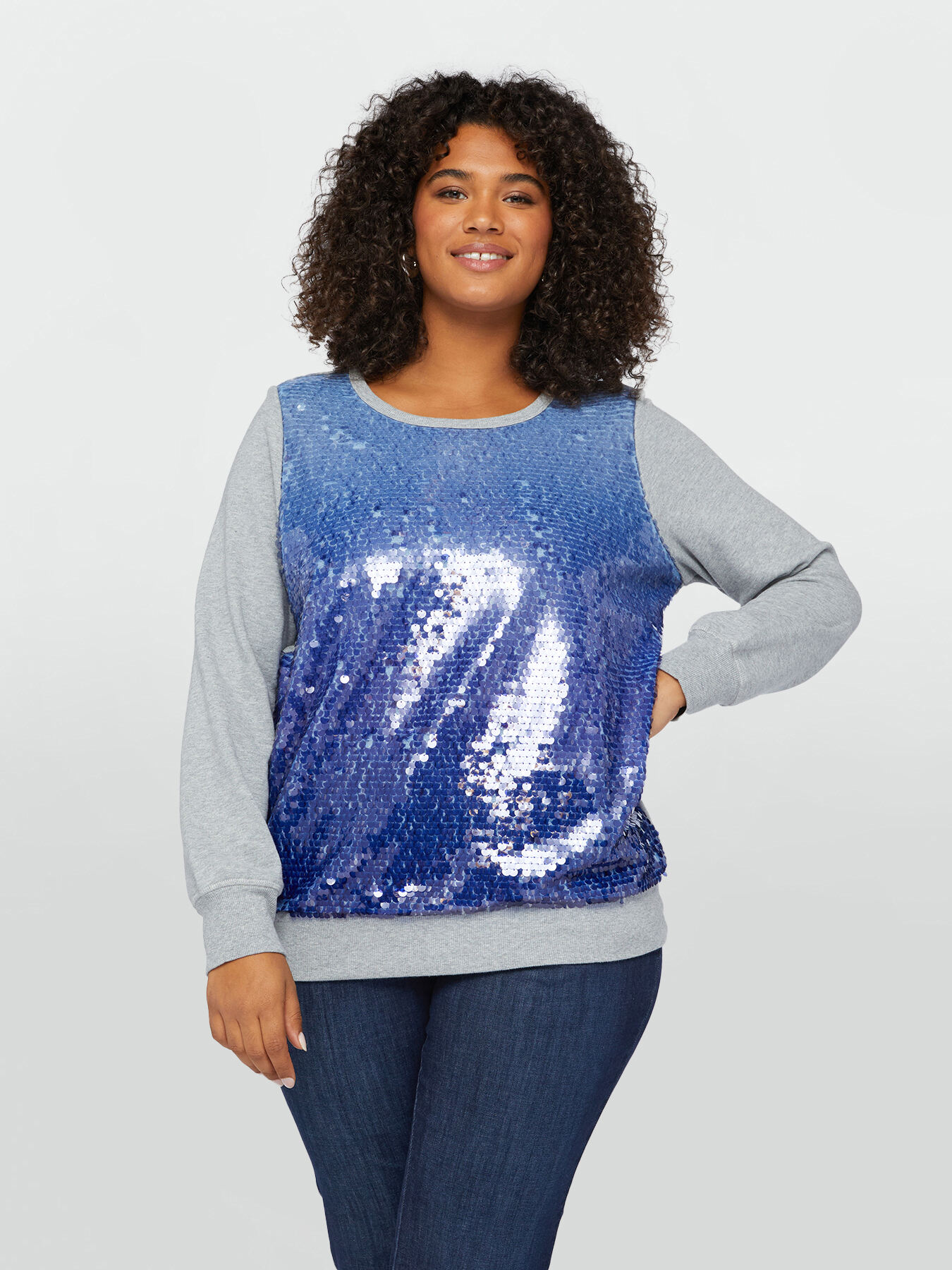 Sweatshirt with sequinned front image number 2