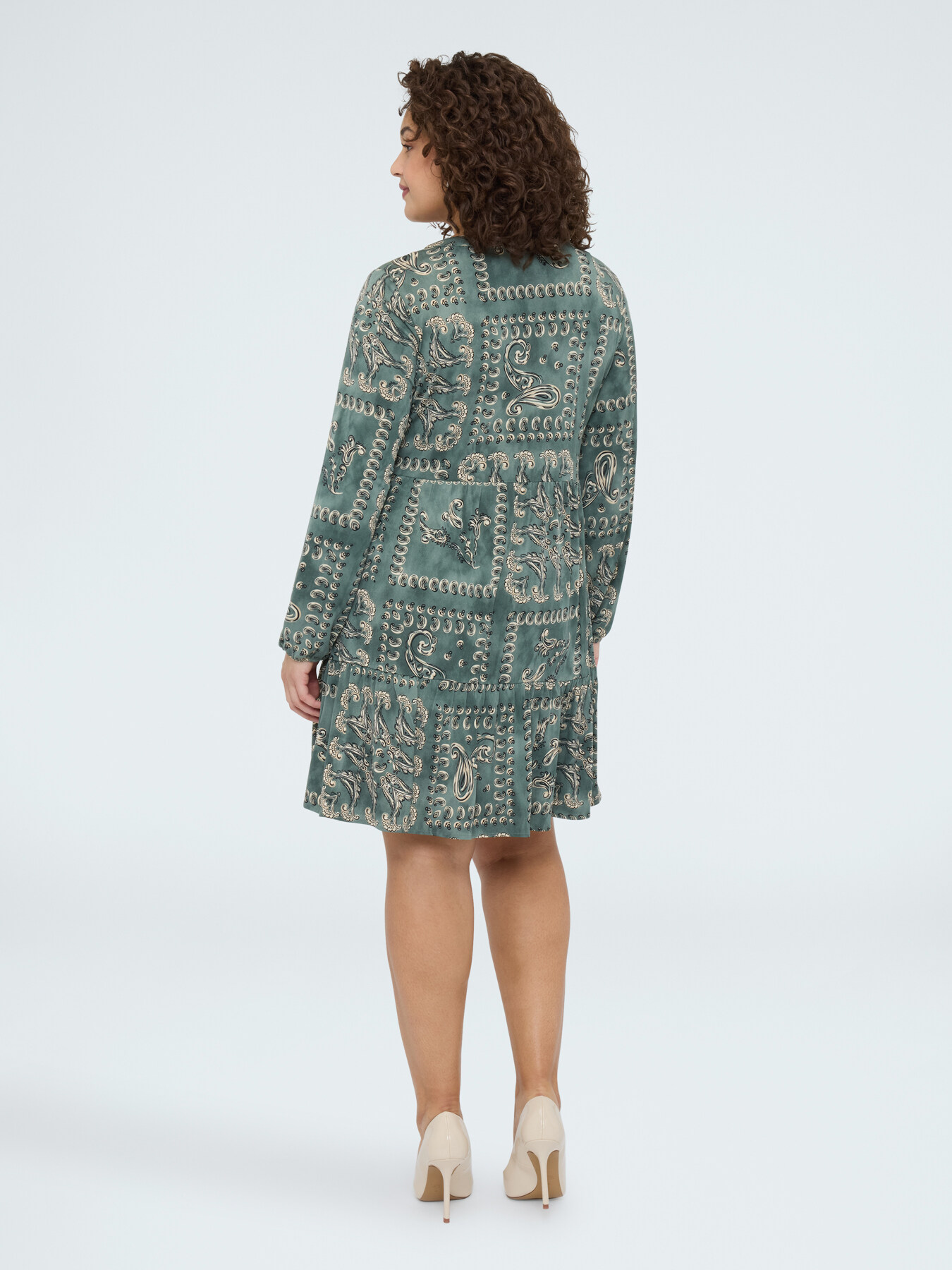 Vestido SMILE con estampado paisley image number 1