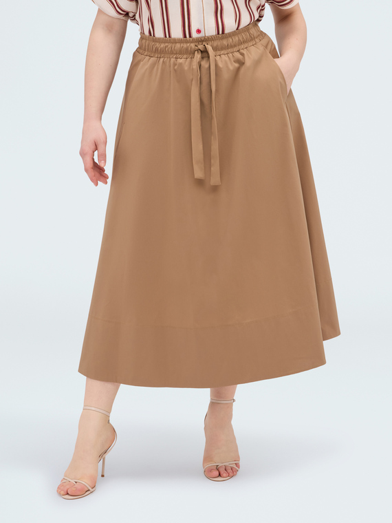 Long skirt with bow at the waist