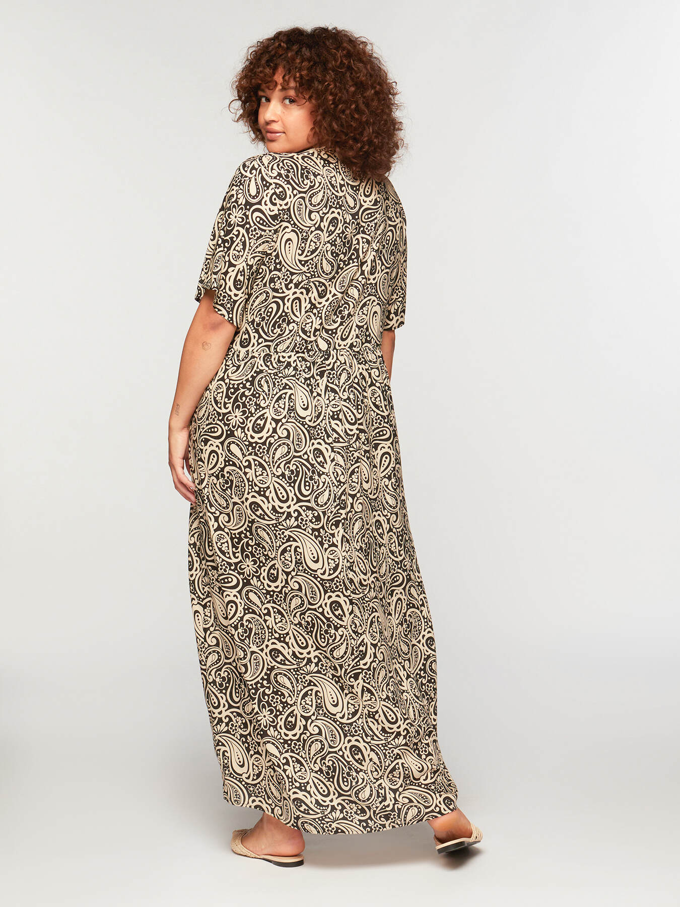 Bedrucktes Kleid aus Viskose image number 1