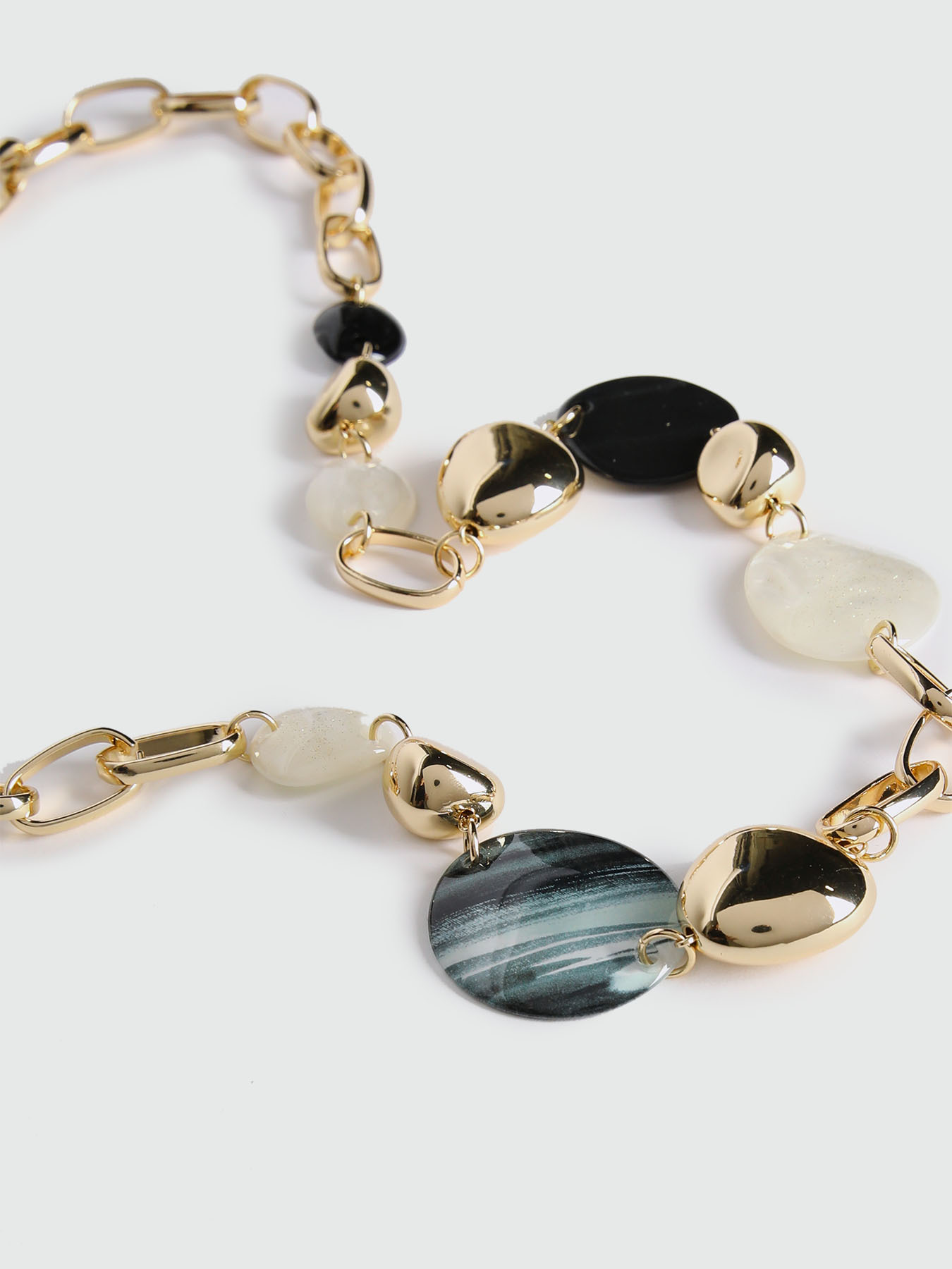 Necklace with chain image number 2