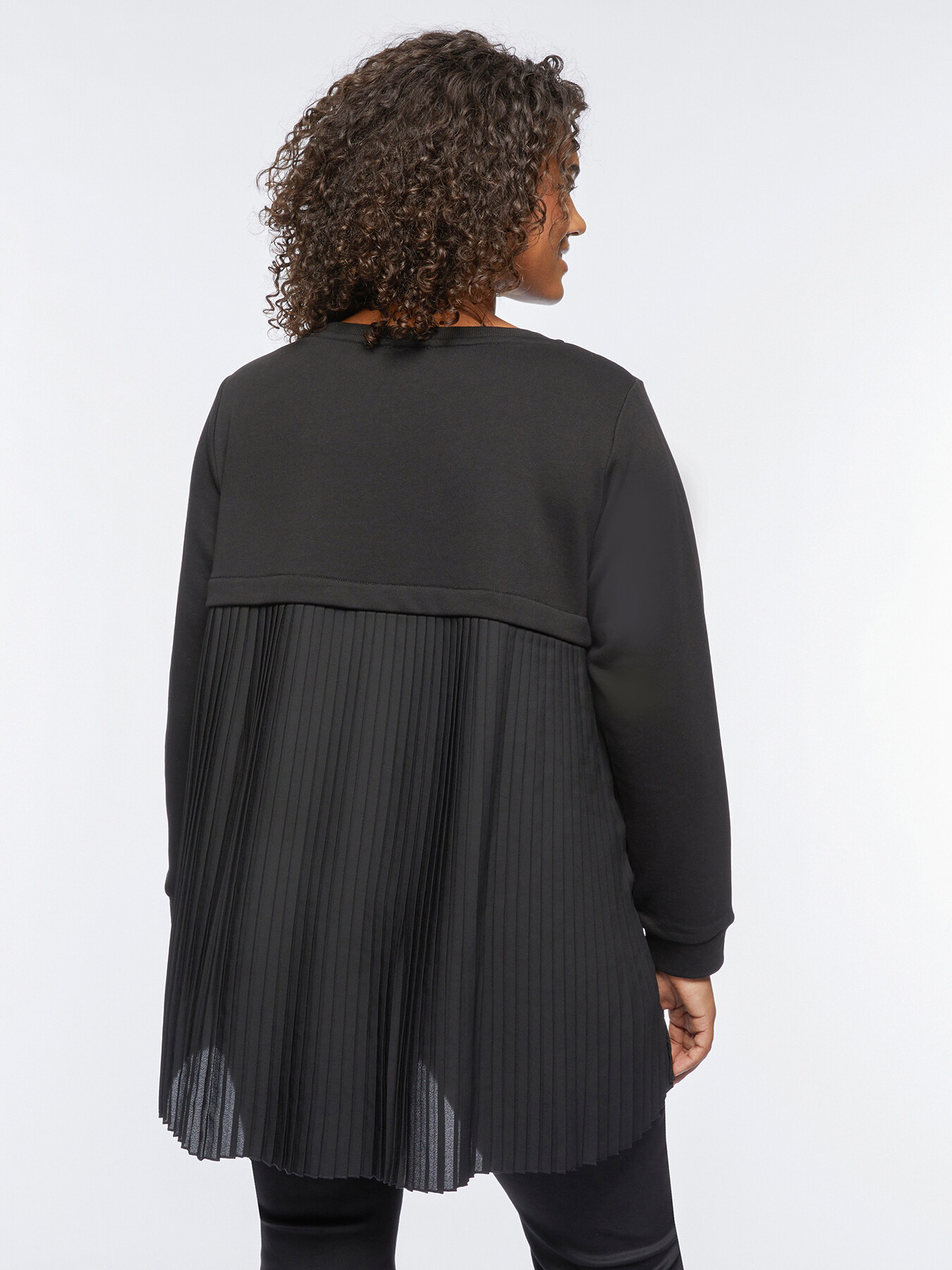 Sweatshirt with pleated insert at the back image number 1