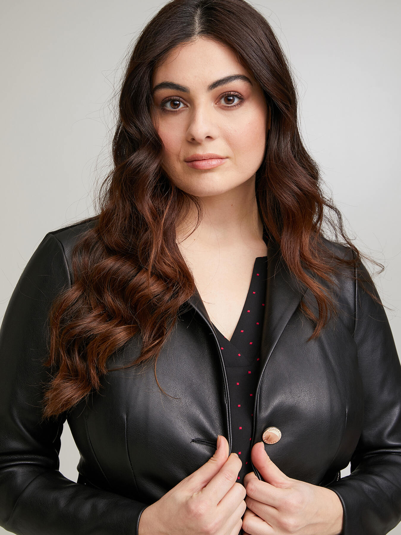 Jacke aus Lederimitat mit Stickerei image number 2