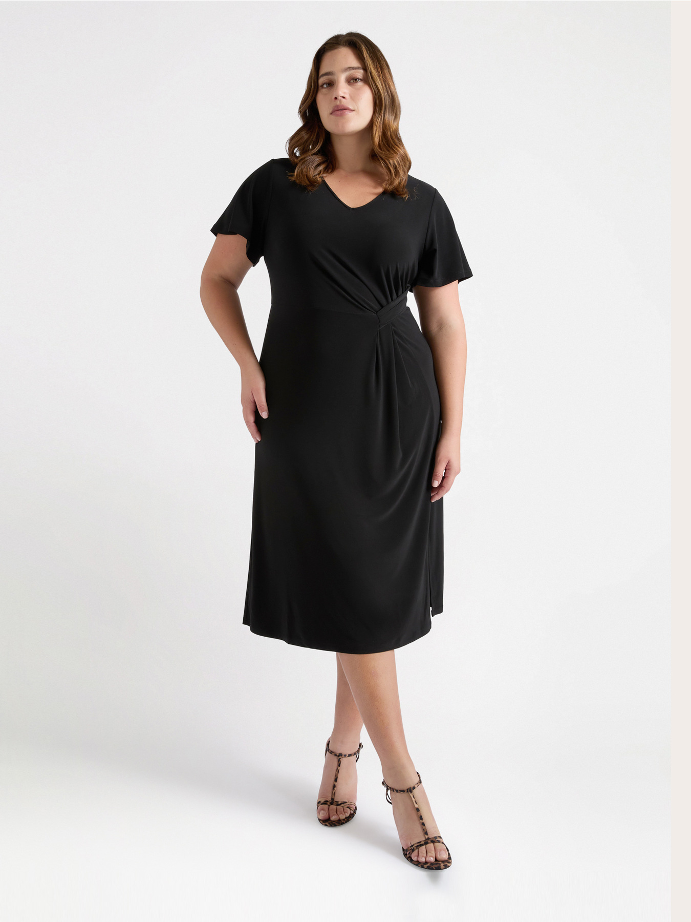 Vestido en tejido de punto con trabilla lateral image number 3