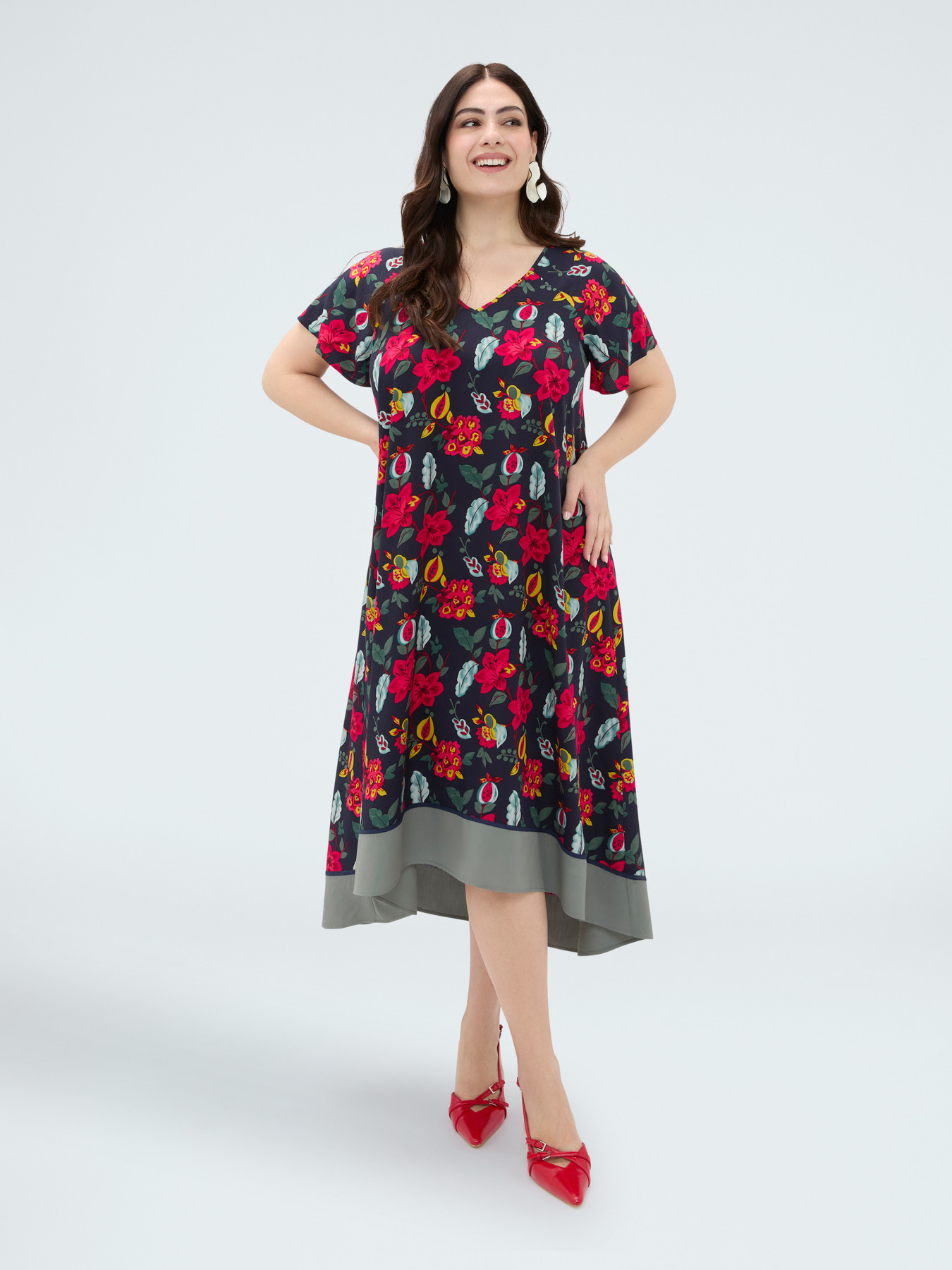 Long viscose dress with floral print image number 2