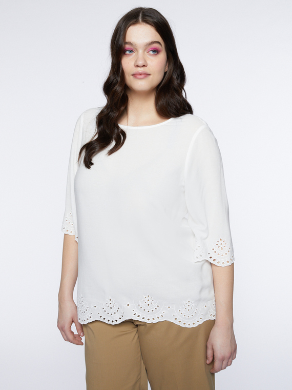 Blouse with lace-effect hem