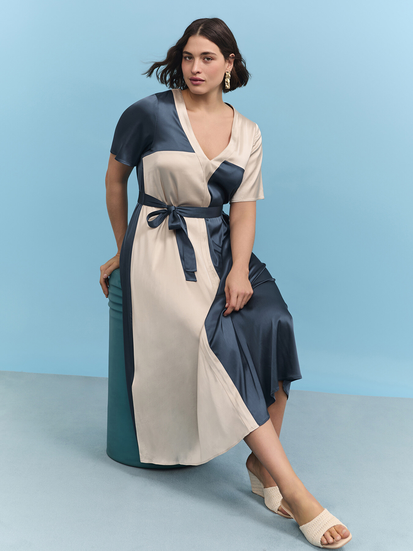 Stretch satin dress with belt image number 0