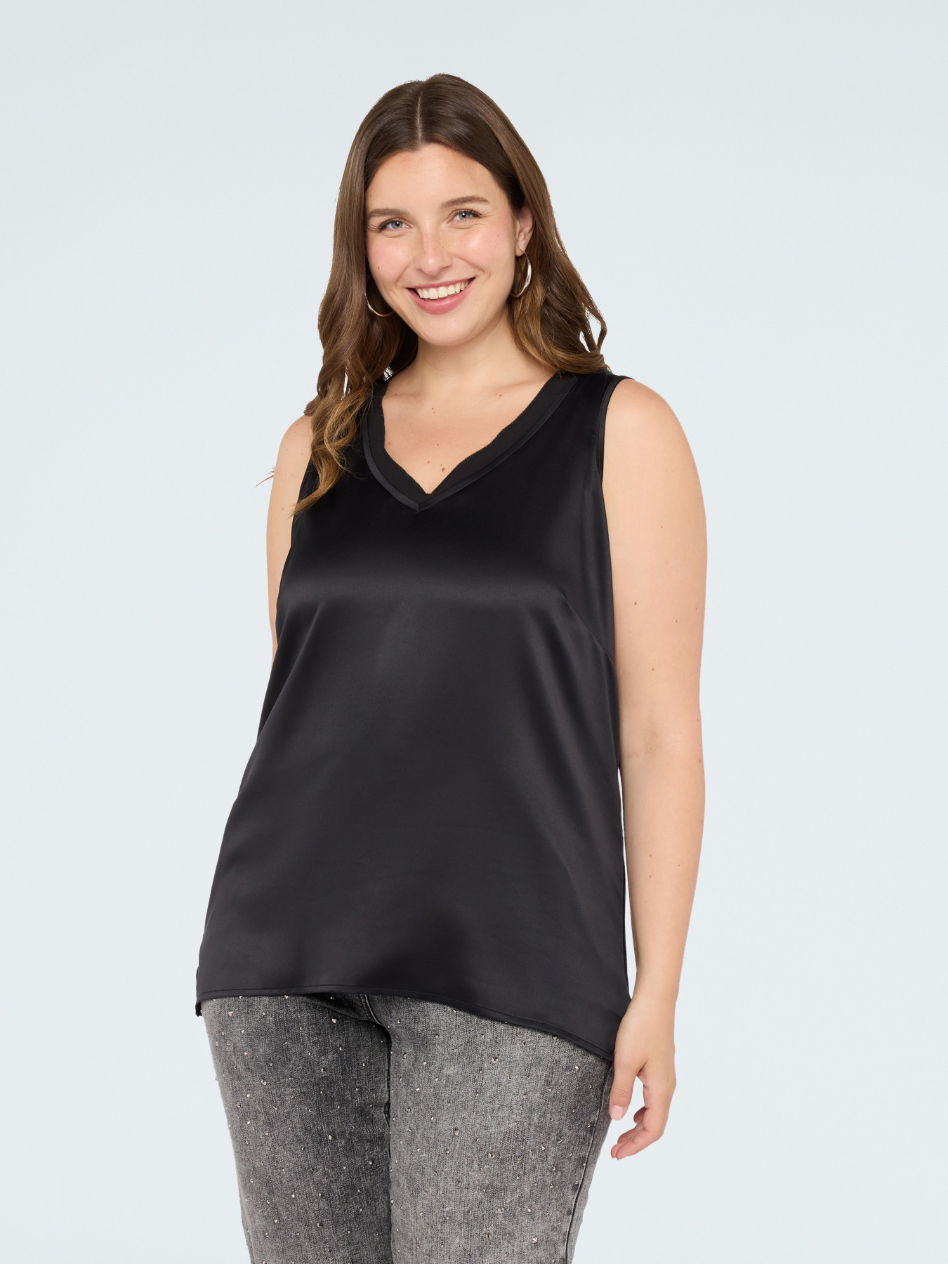 Two-material top with V-neck image number 2